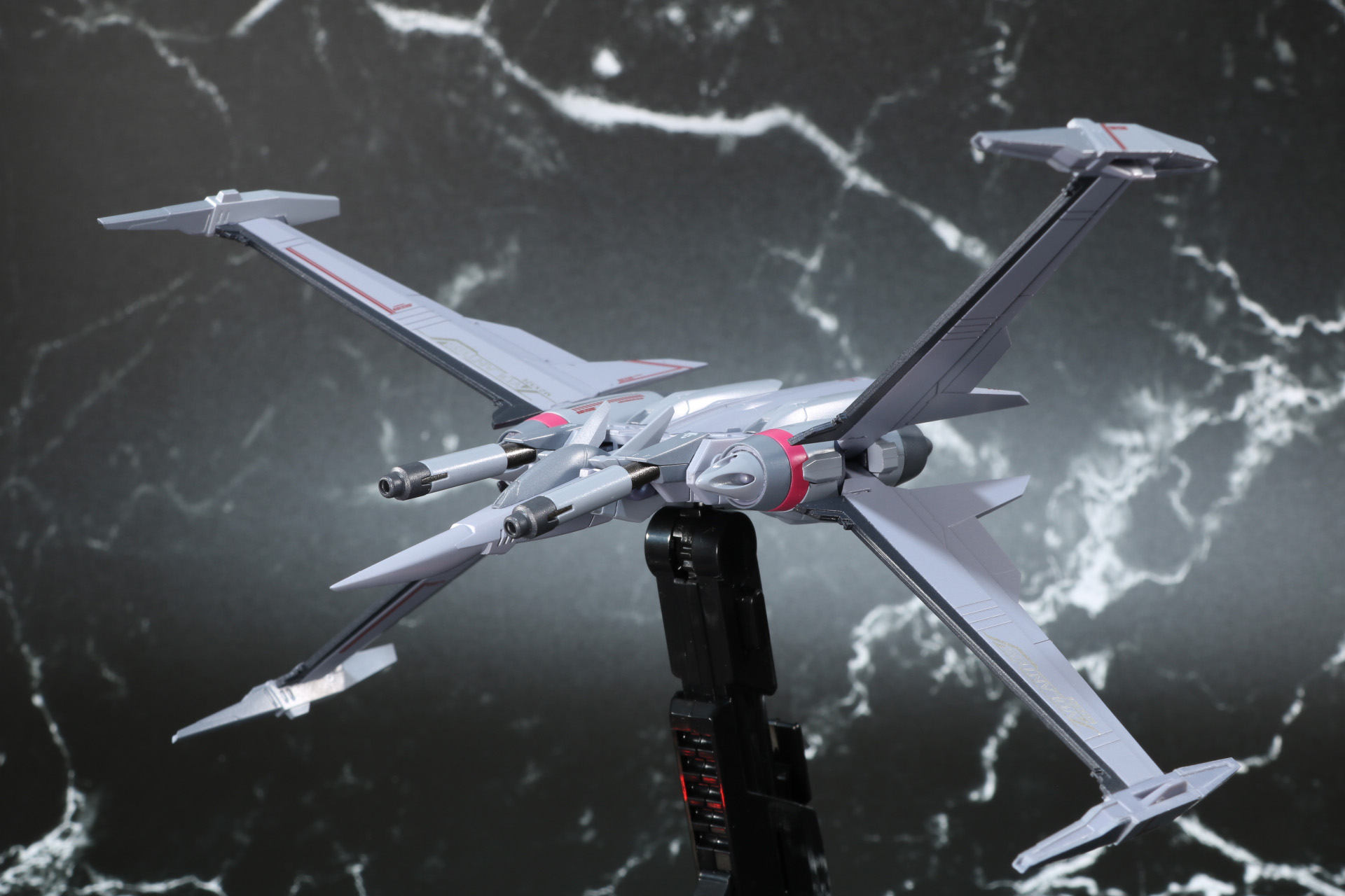 主翼を展開した状態