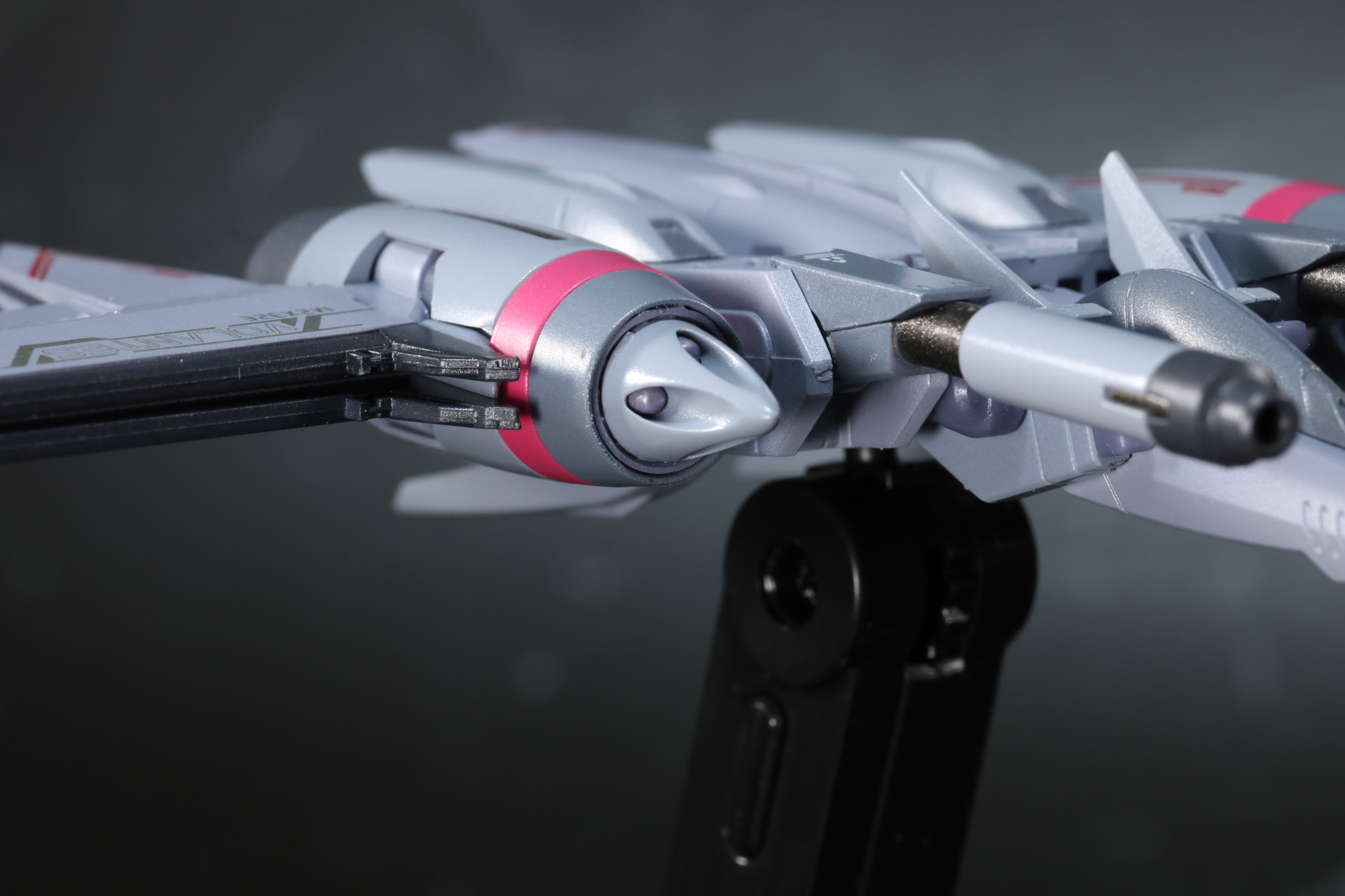 ミサイルランチャーの造形もしっかり表現されている