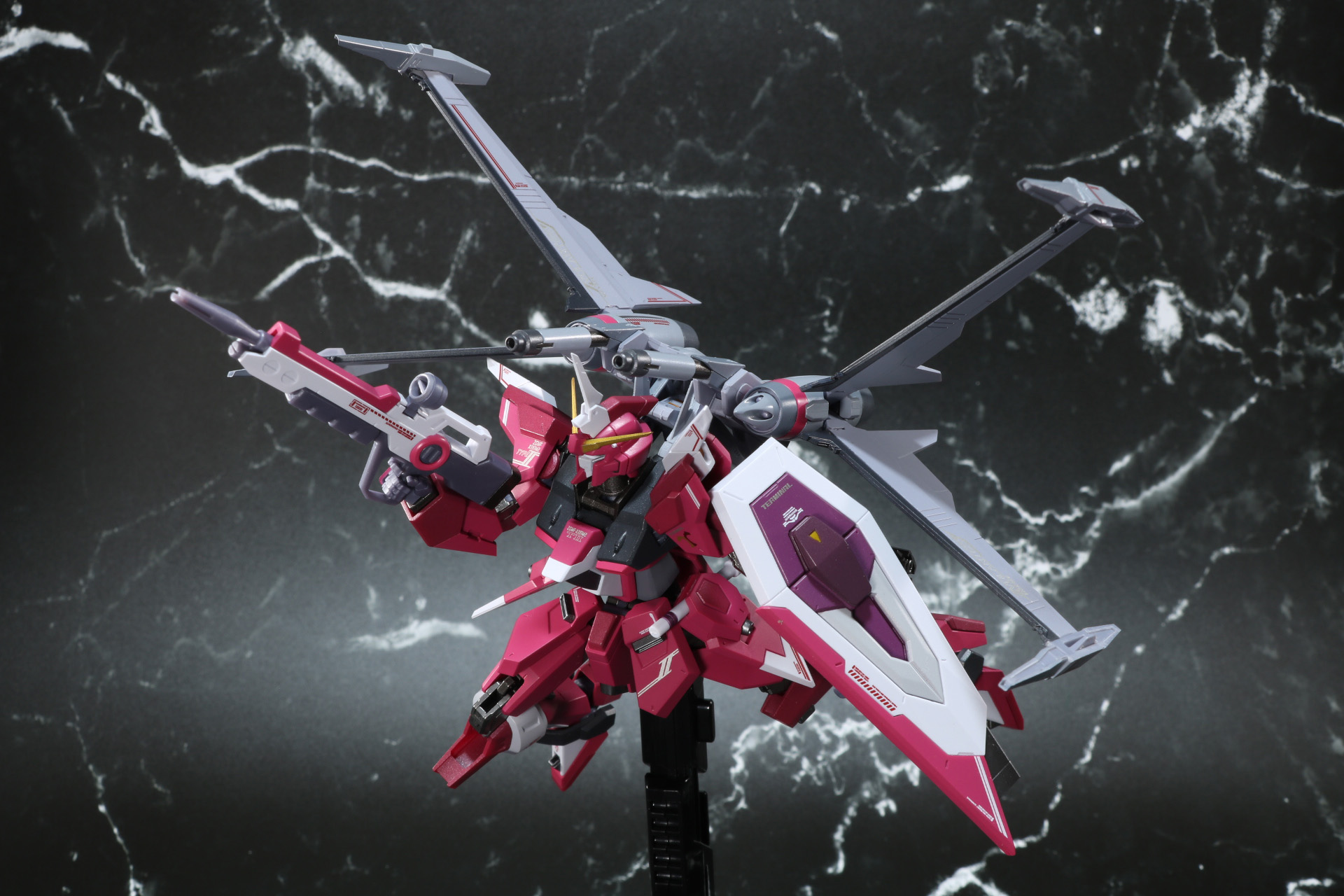 高速飛行をイメージしたポーズ