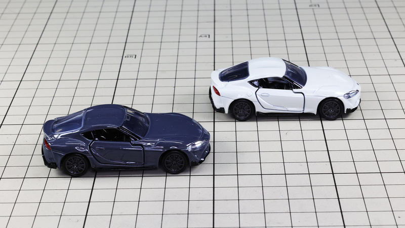 リア：後ろに行くほど絞り込まれたキャビン