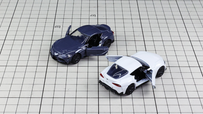 アクション：左右ドア開閉