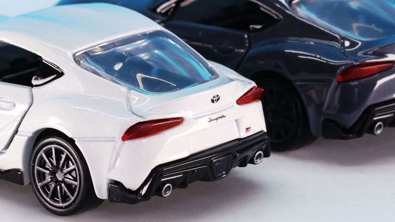 リアのトヨタ、Supra、GRのロゴをプリントで再現！