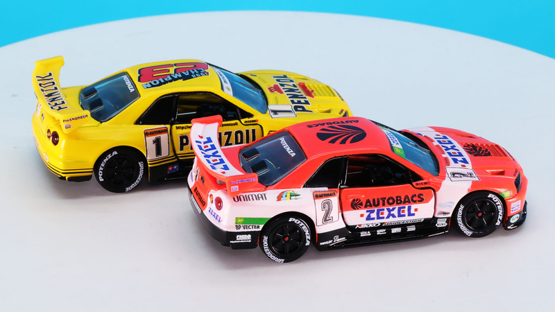 トミカプレミアムRacingのハイディテールさがよくわかります