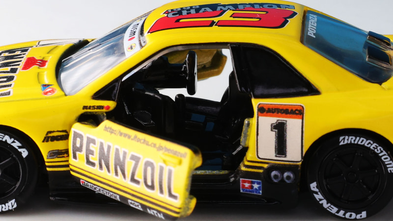 ステアリングとシートがだいぶ後方に位置していることがわかります