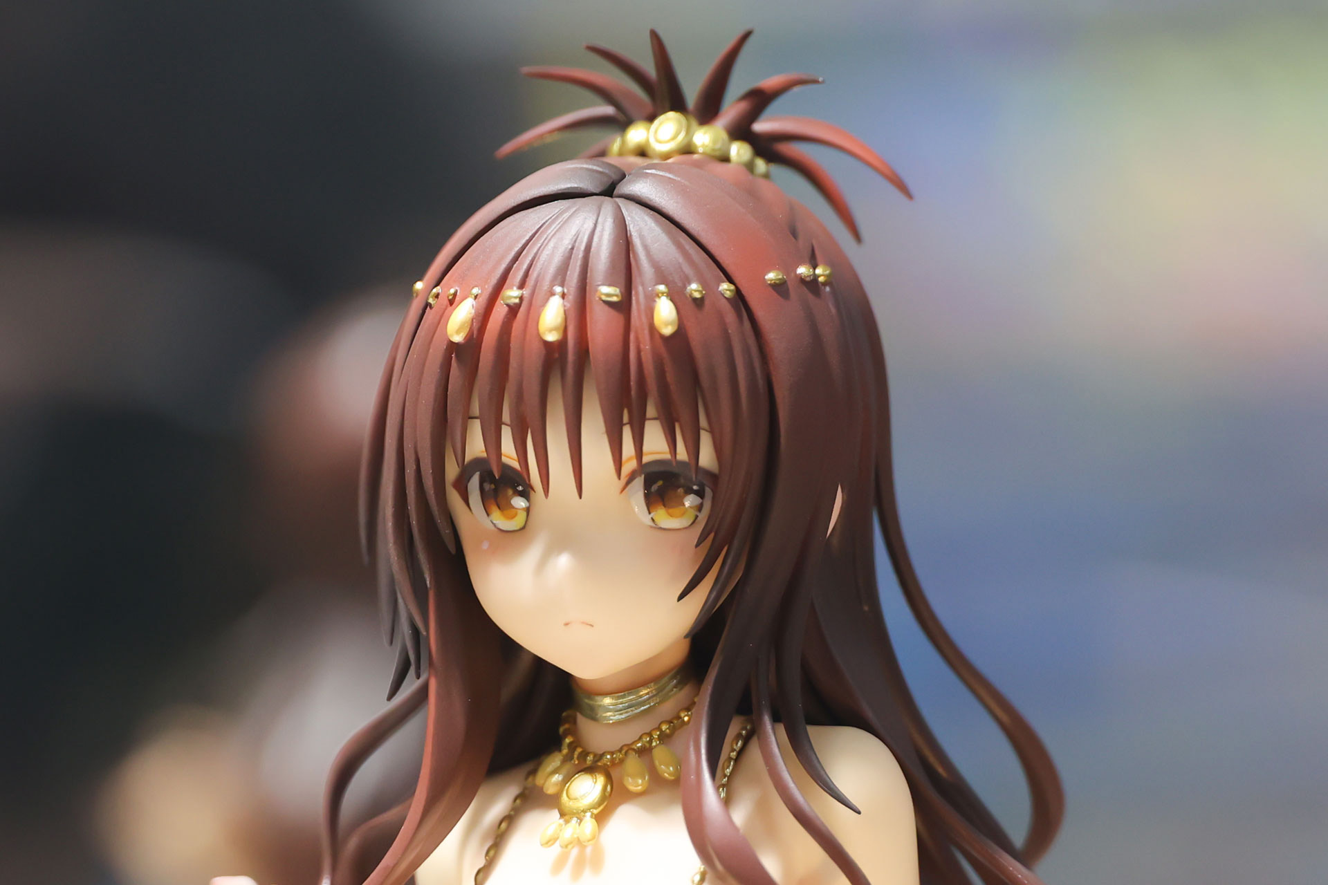 何かを見つめるような表情も素晴らしい