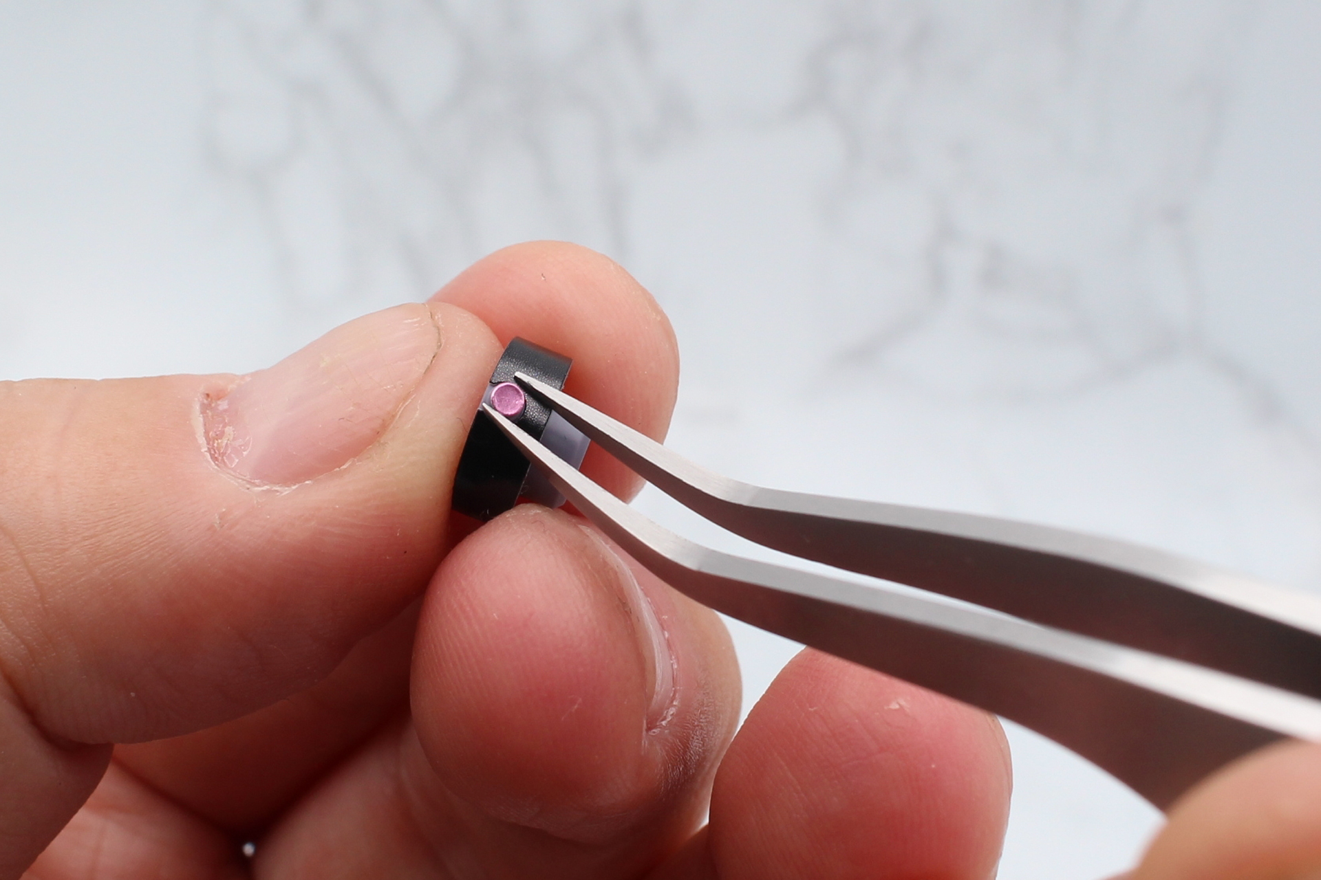 モノアイレールとモノアイにシールを貼る