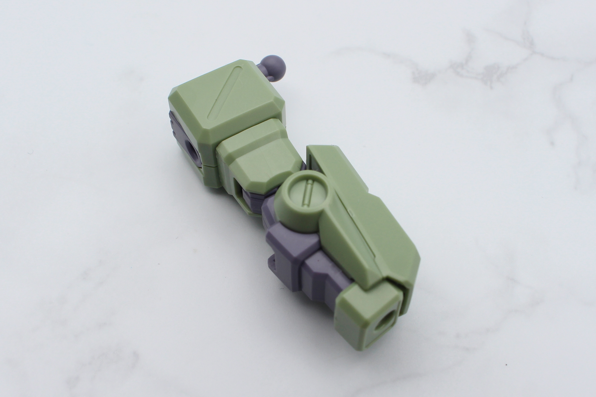 肩と上腕を接続して腕部が完成