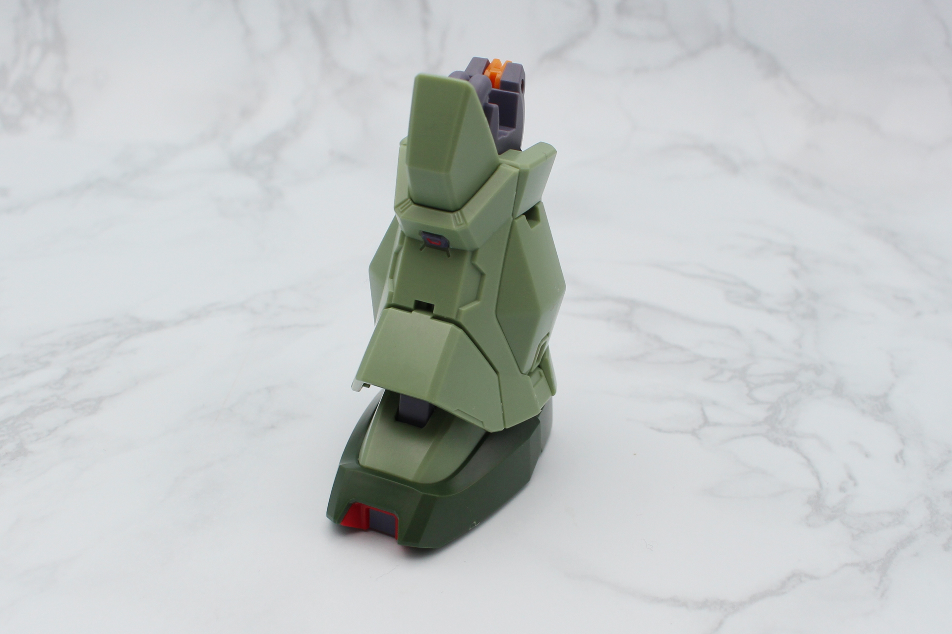 膝から下の脚部が完成。左右共通でもう一方も組作る