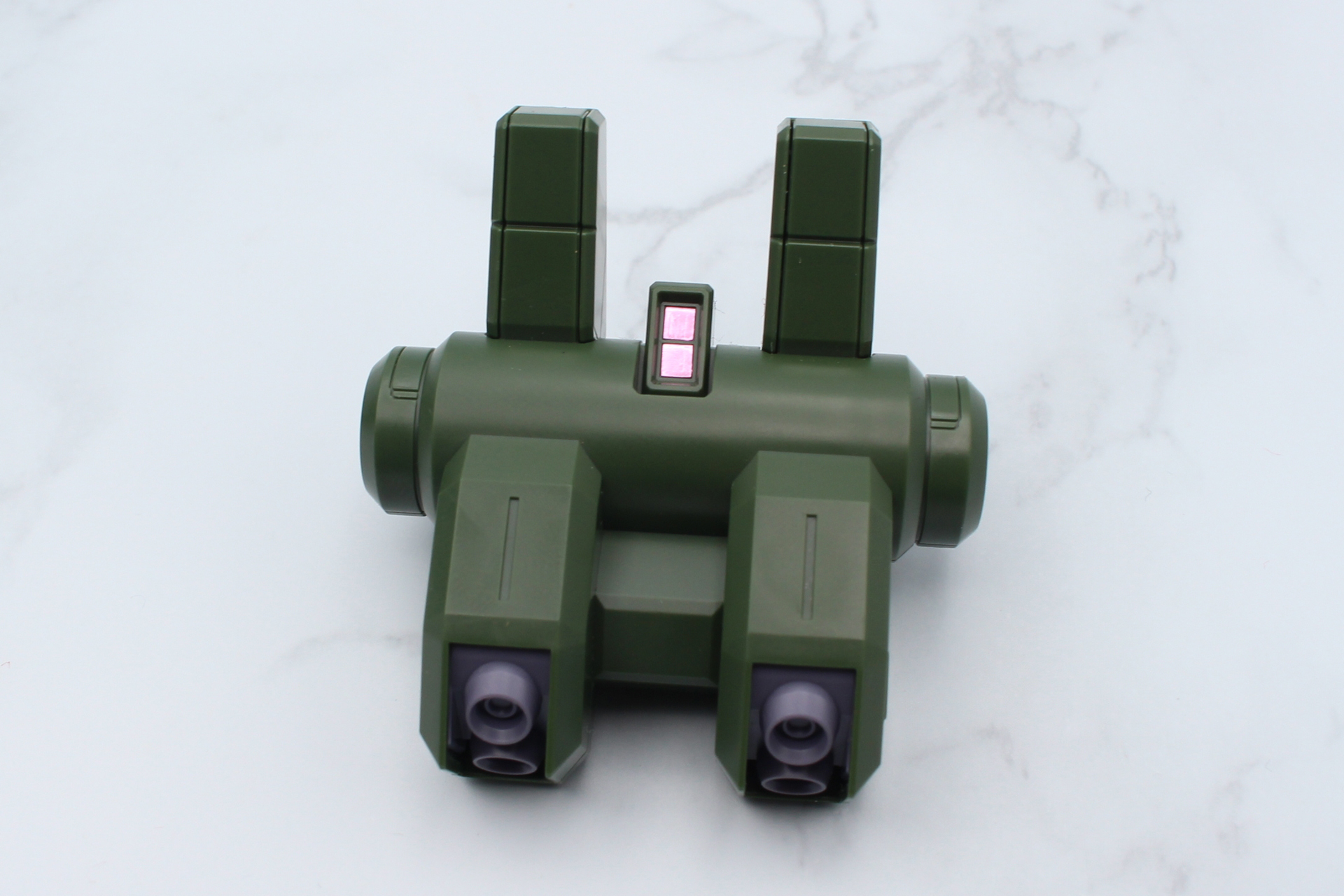 中央にシールを2枚貼ってバックパックが完成