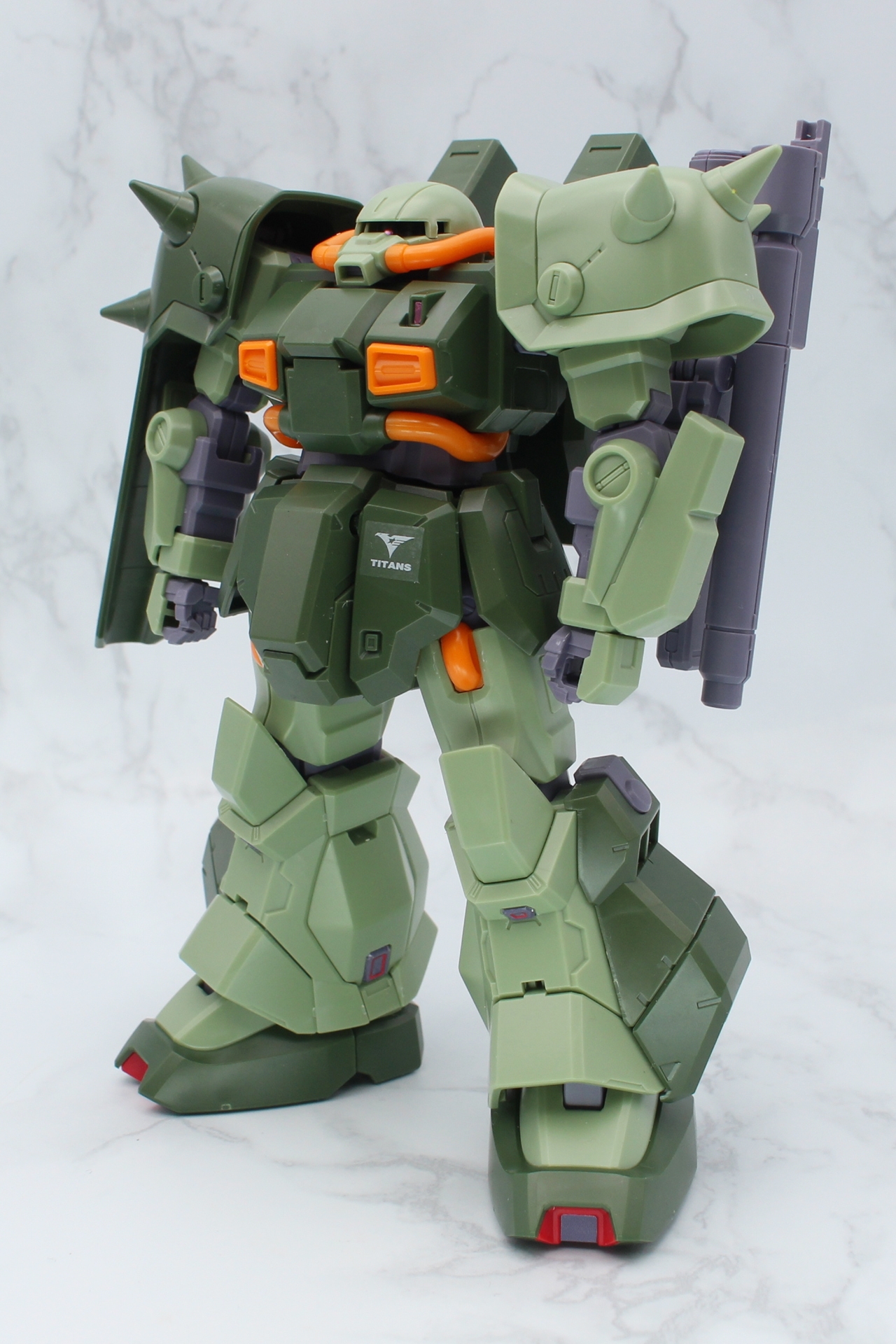 ハイザック・カスタムの完成。「A.O.Z Re-Boot」版の機体の体格を忠実に再現している