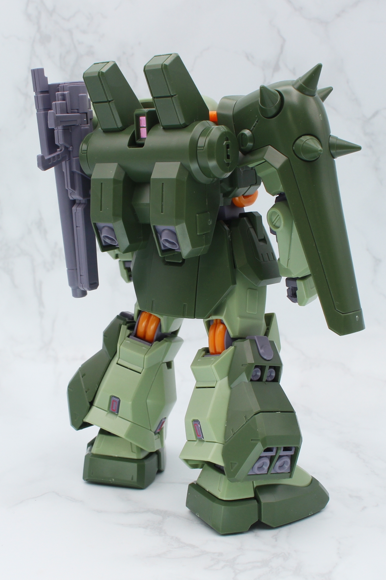 ハイザック・カスタムの完成。「A.O.Z Re-Boot」版の機体の体格を忠実に再現している