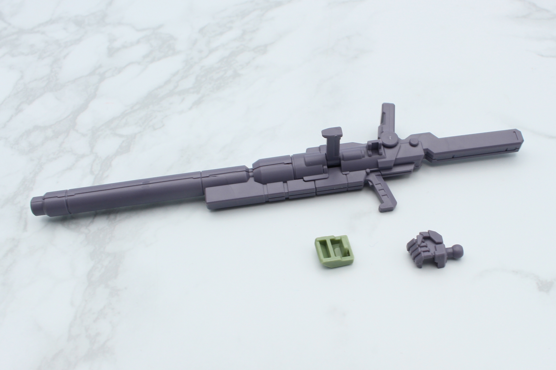 ビーム・ランチャーを持たせるときは手首を一度分解して持たせる