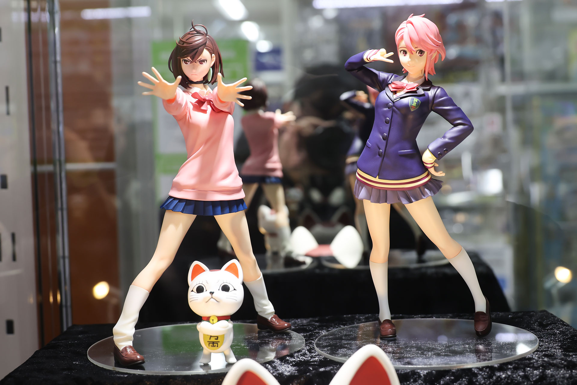 左がモモで右がアイラ。モモにはターボババアも付属している