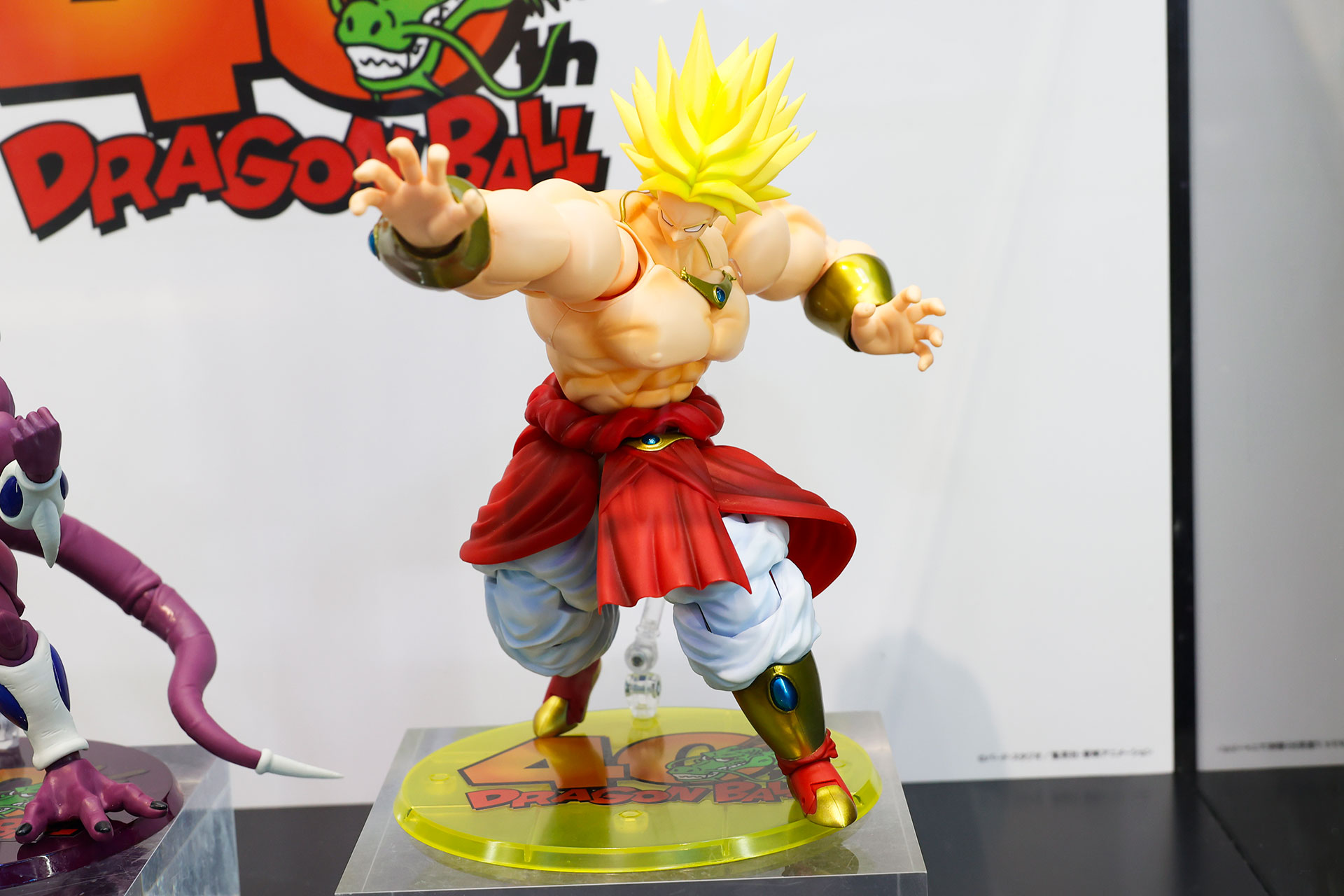 こちらは「S.H.Figuarts ブロリー-40周年記念再販Edition-」だ