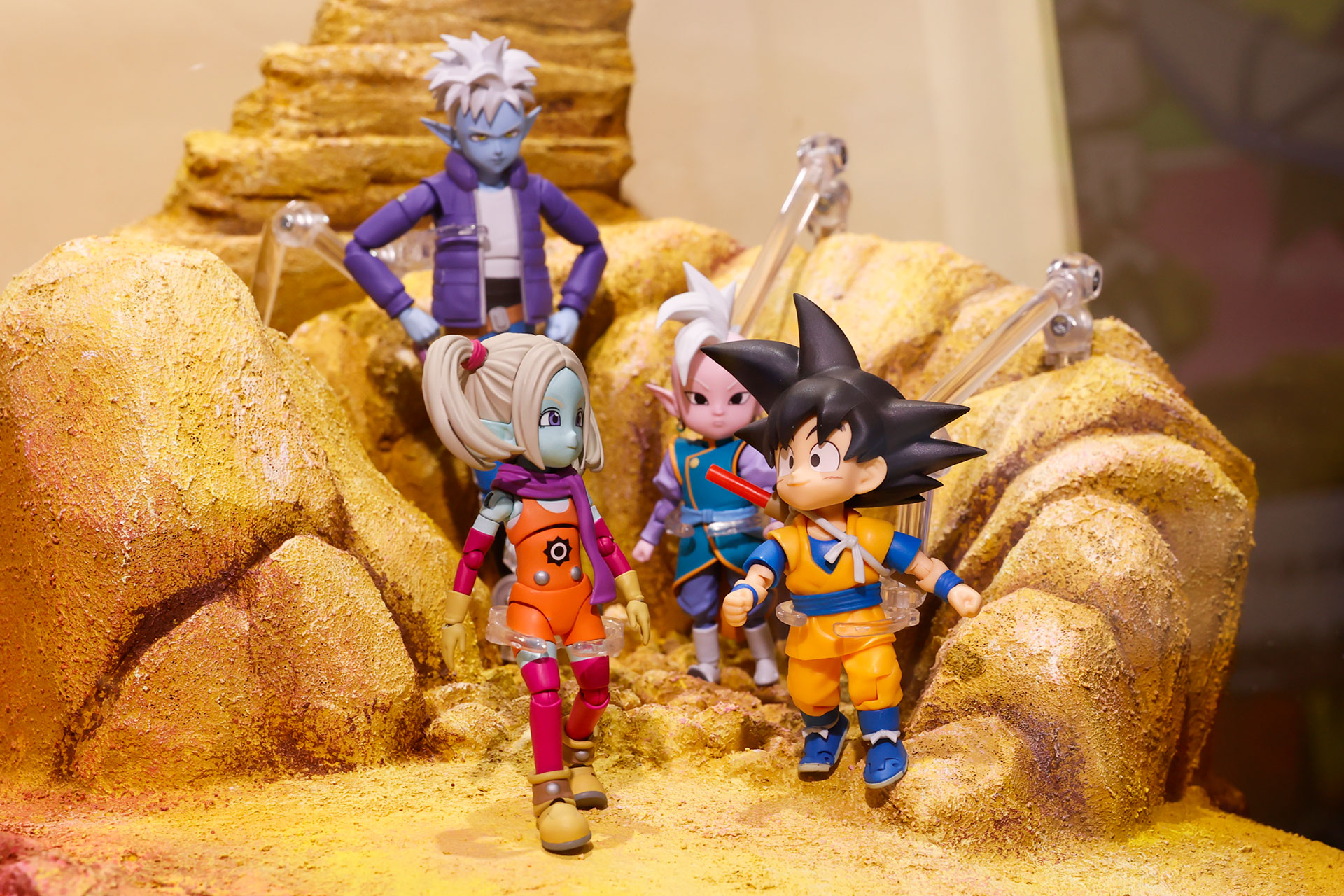 「S.H.Figuarts 孫悟空（ミニ）-DAIMA-」以外の「グロリオ」や「パンジ」、「界王神（ミニ）-DAIMA-」は参考出品だ