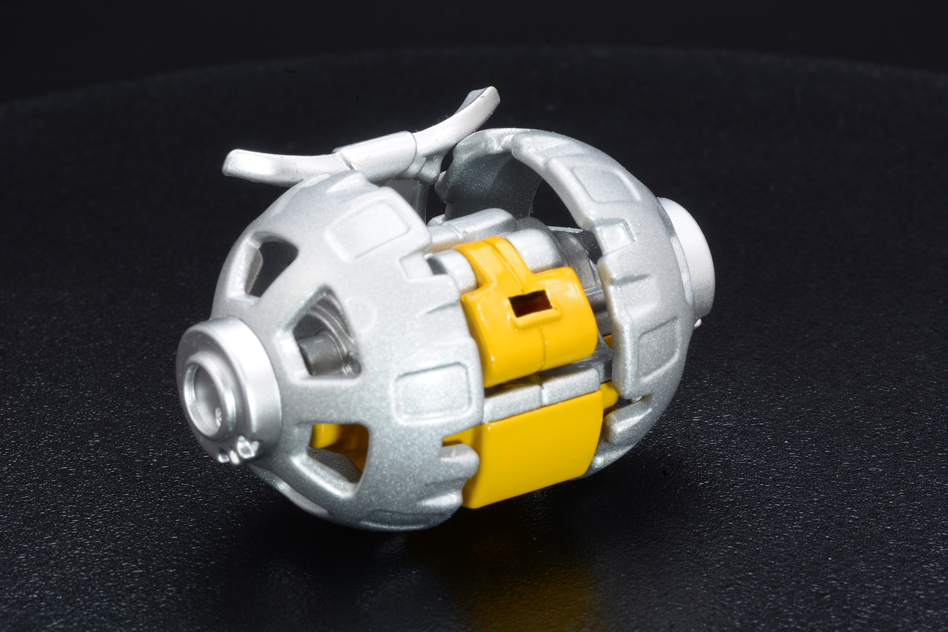 カメラとスタビライザーを畳んだ姿にできる