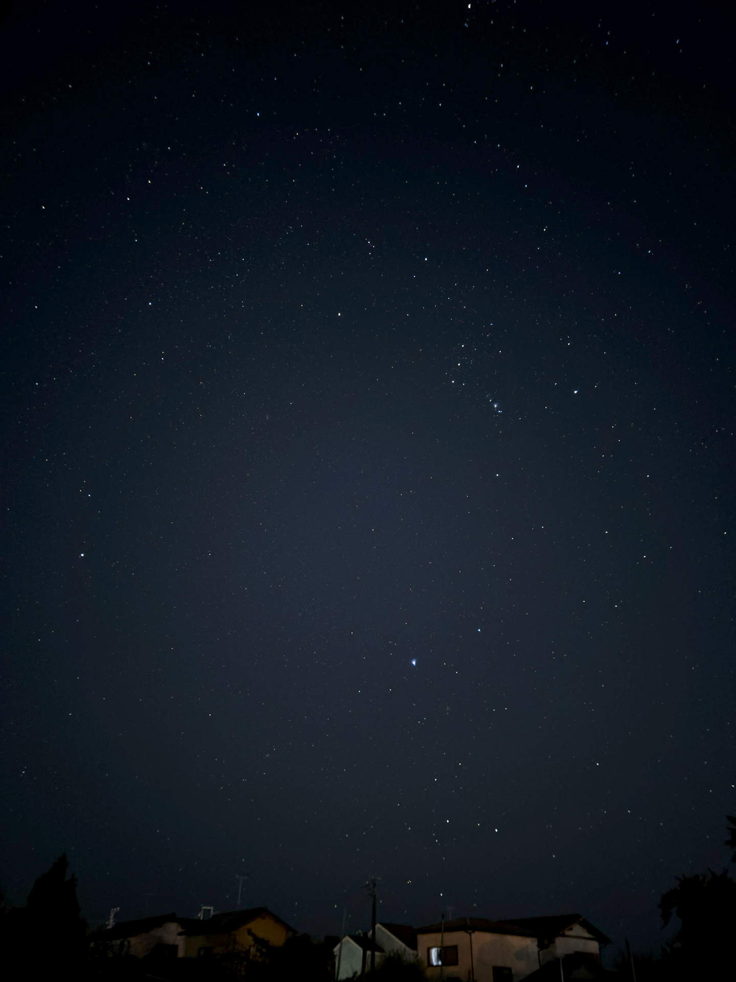 今回使用しなかったが、同じ星空をiphoneで撮影してみた。本格的な広角レンズが欲しくなる