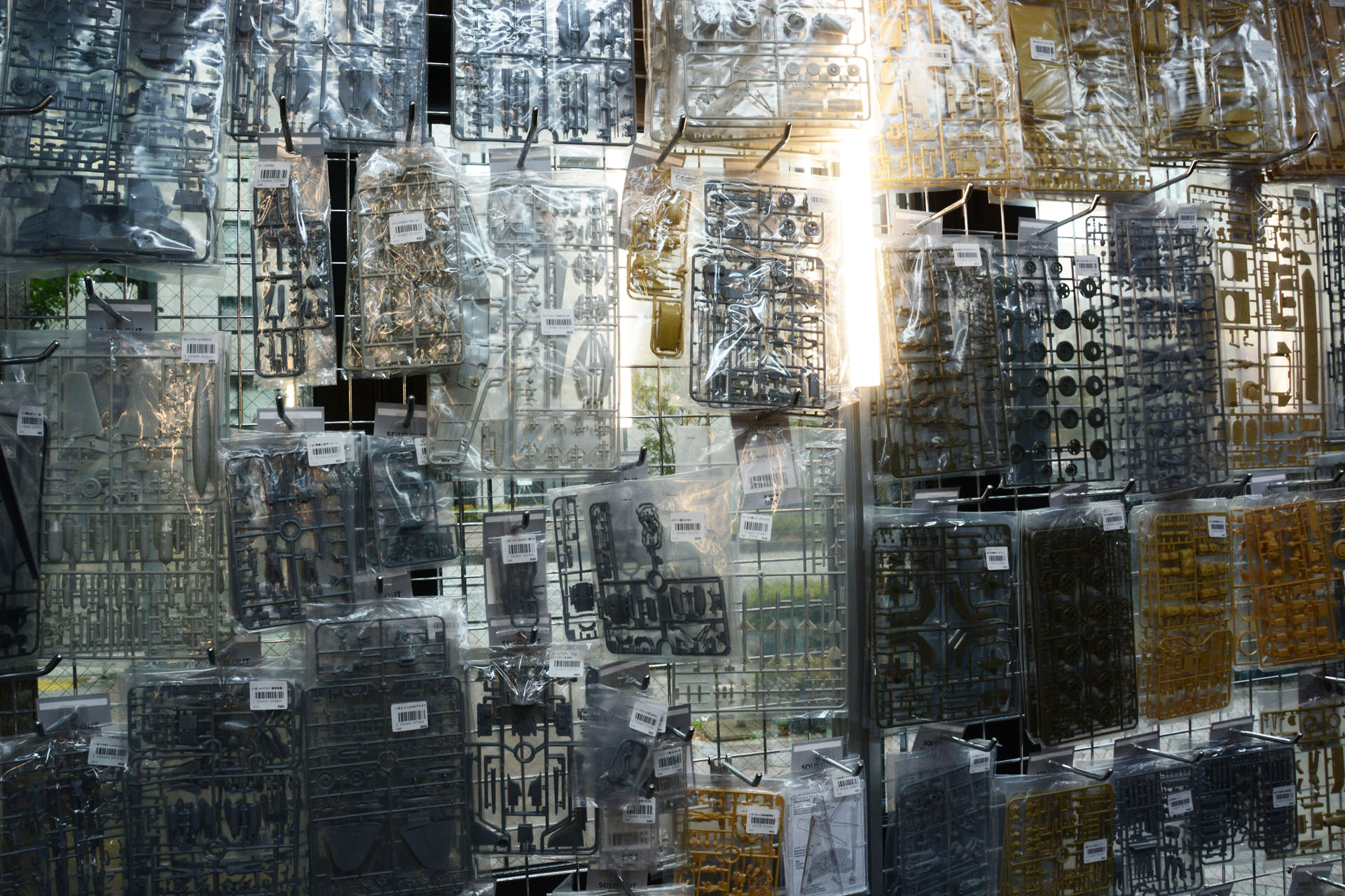 プラモデルのランナー。扱う商品は要望やトレンドに合わせ変えていくという