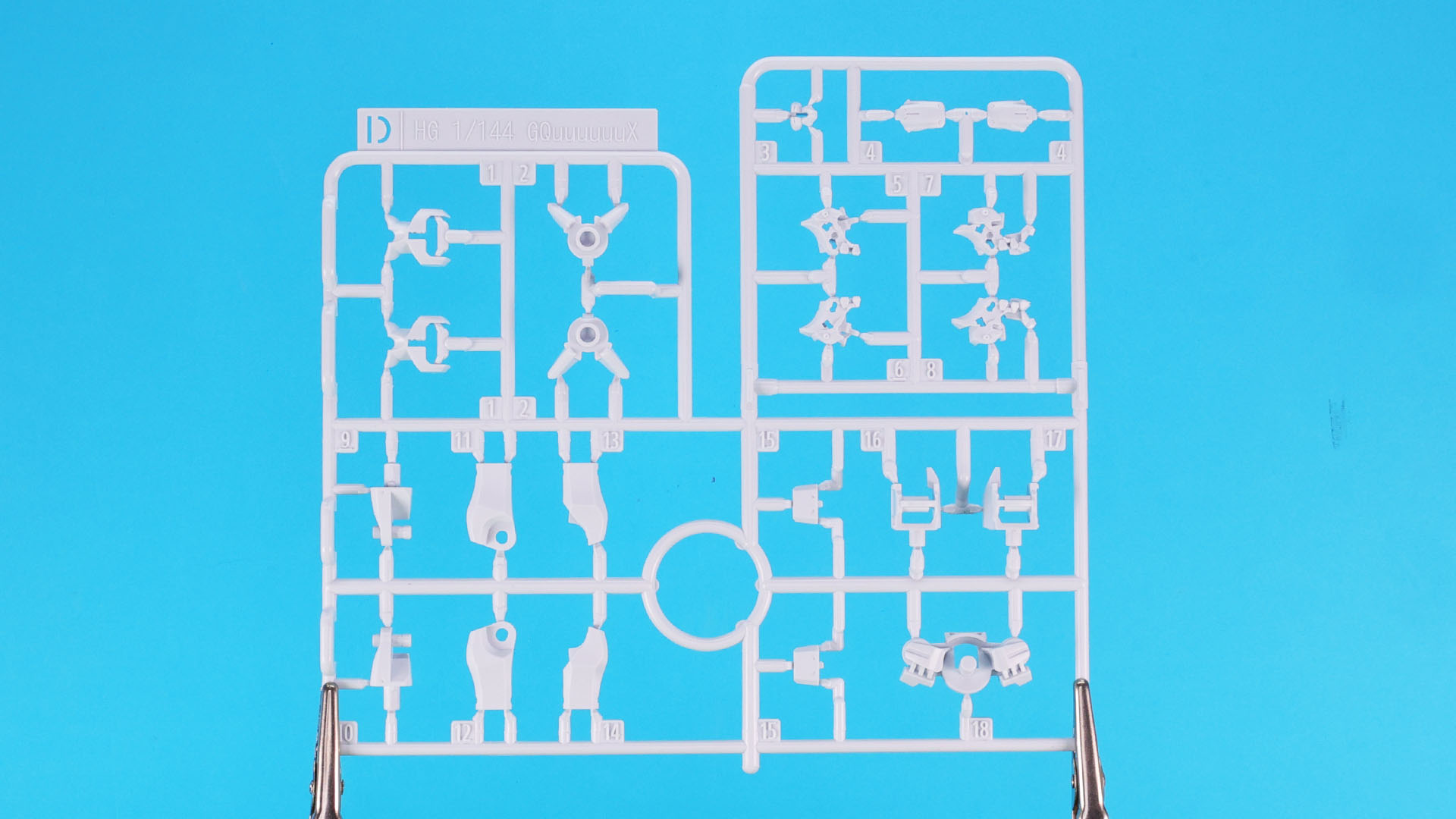 D:主に腕部などの装甲類