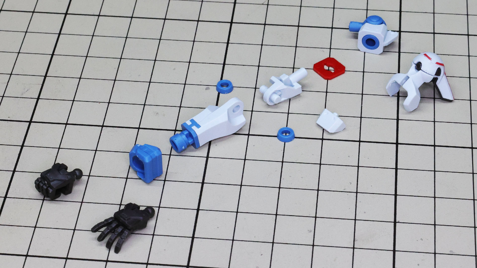 各部を組み合わせていきます