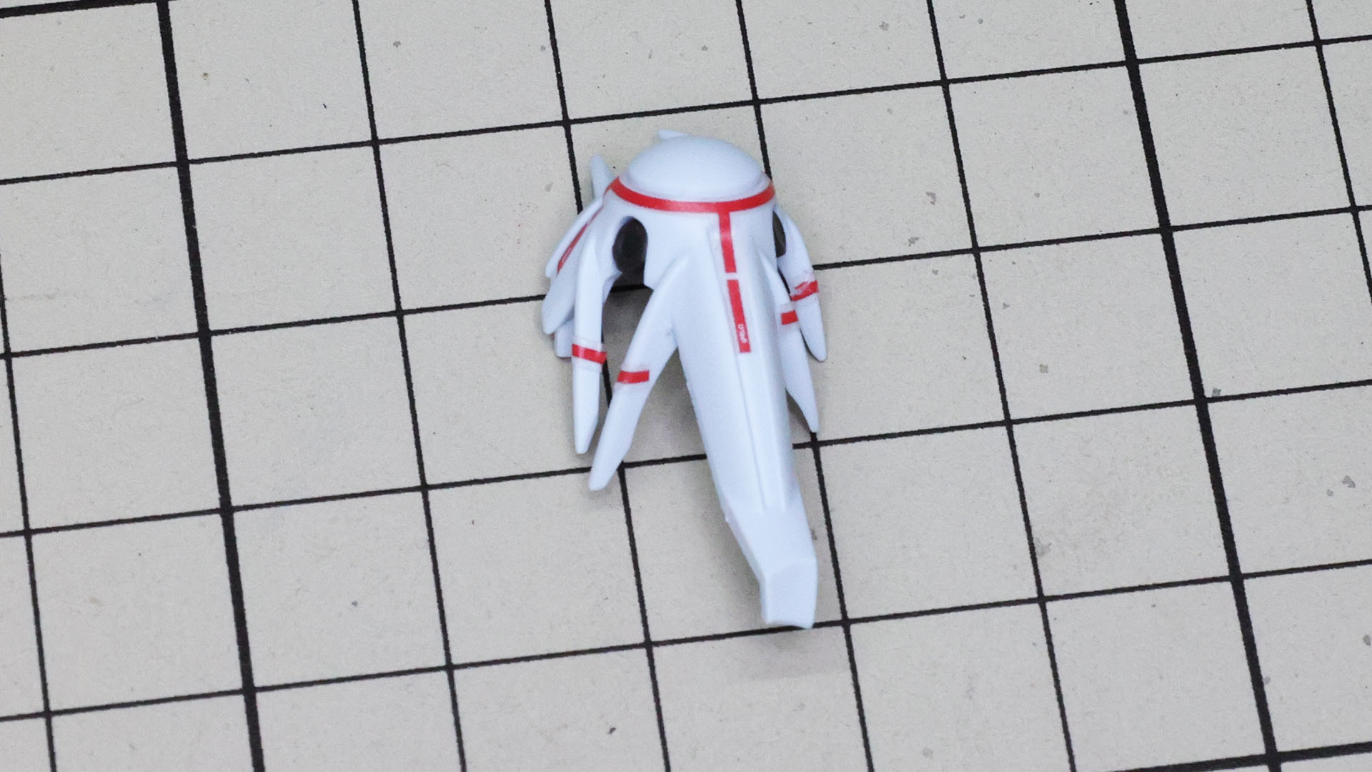 脛下のカバーにもシールでディテーリングがされます