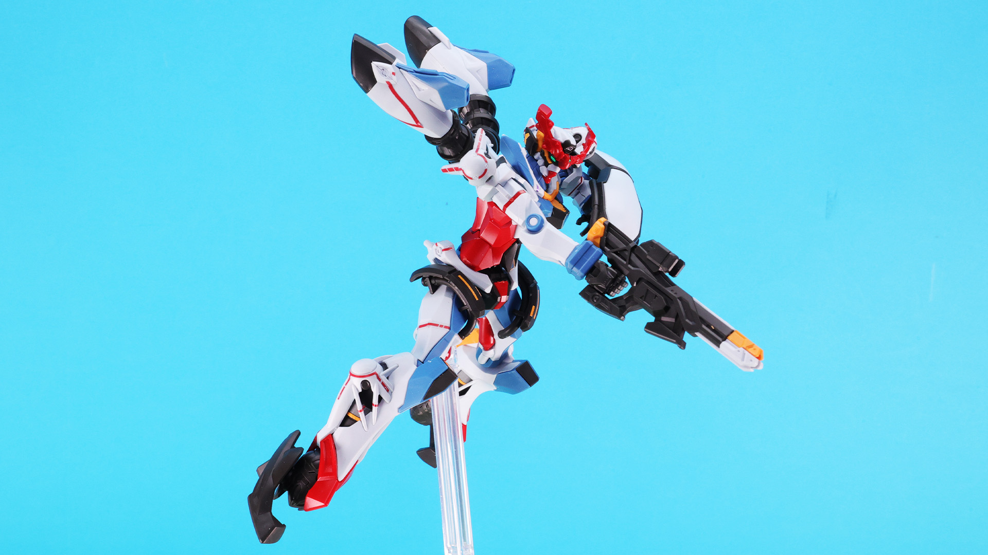 ビームライフルとシールドを装備