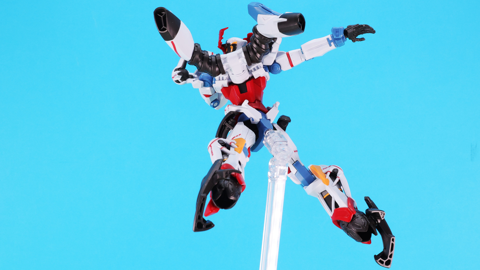 脚部はタンクのようなユニットを内包しています