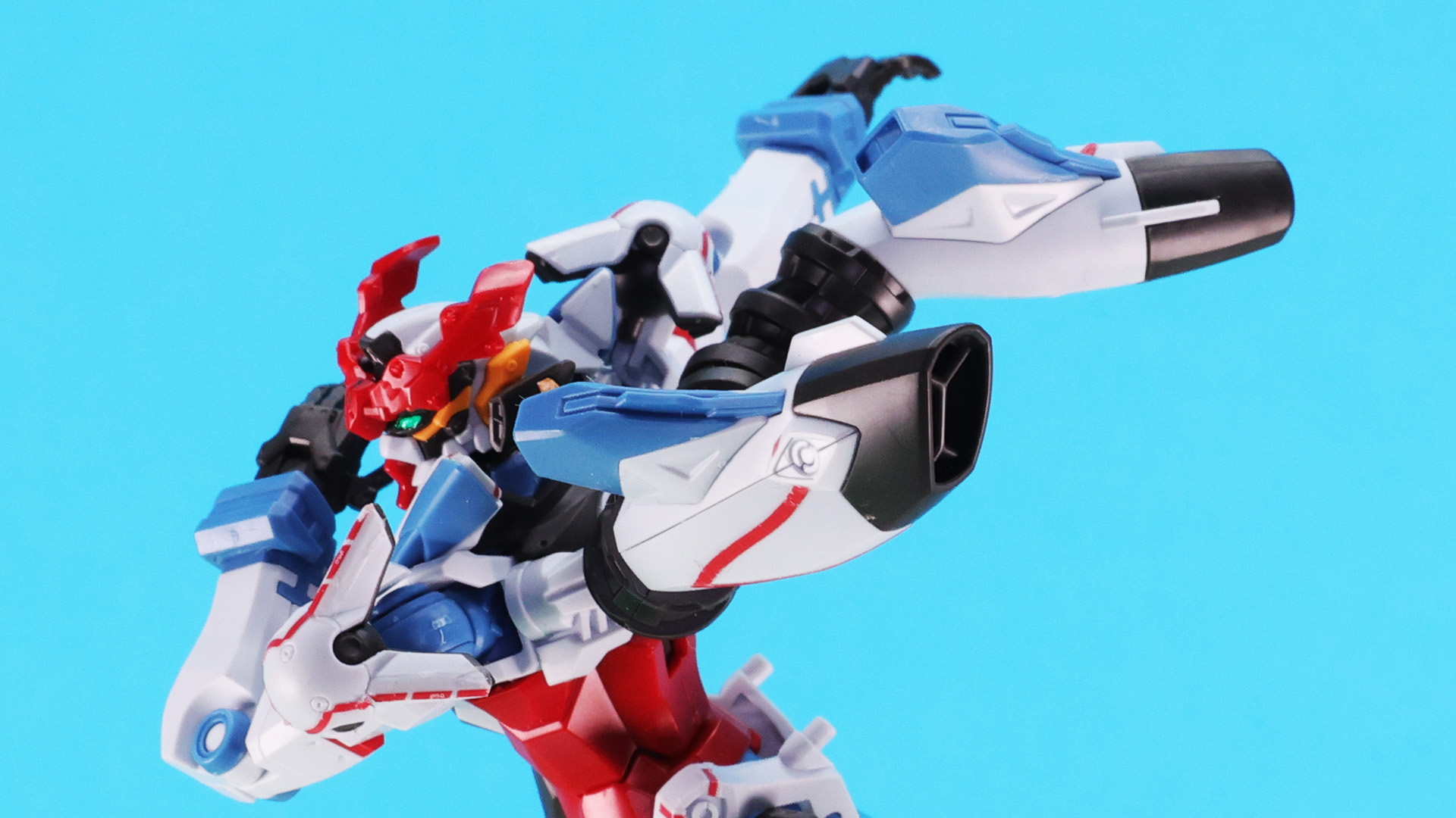 背面バックパックは出力が高そうなデザイン