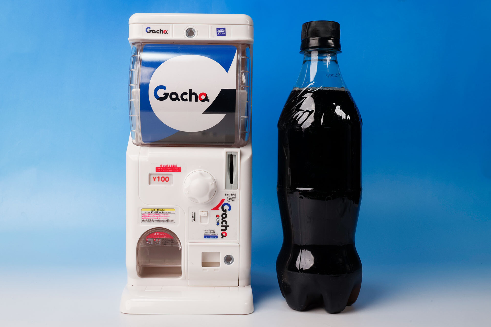 本体のサイズは実物の約1/3で、ちょうど500mlのペットボトルと同じぐらいの大きさだ