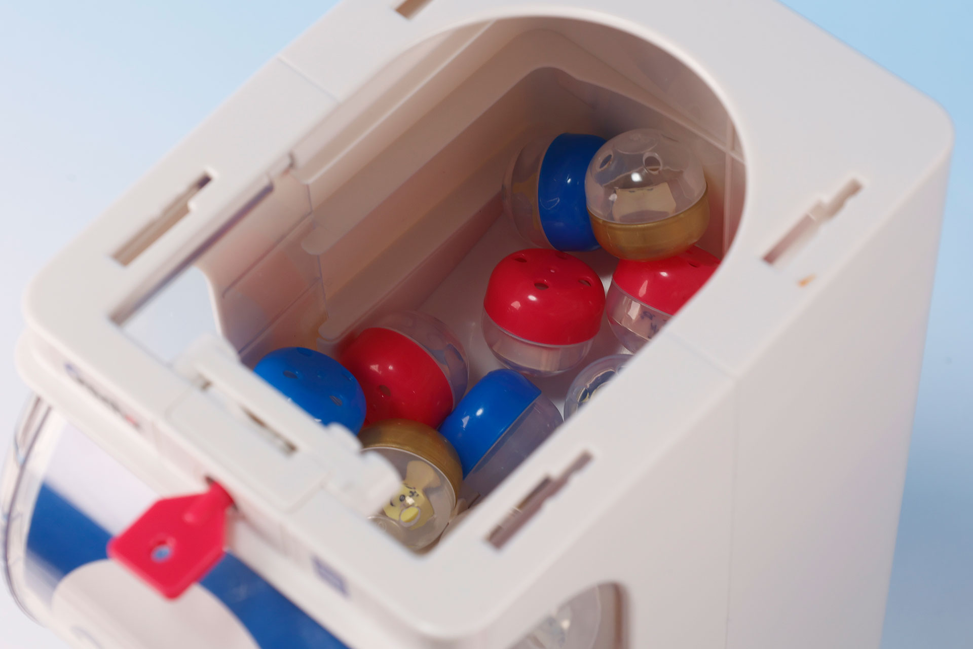 カプセルがいっぱい入っているところを見るのはなかなか楽しい