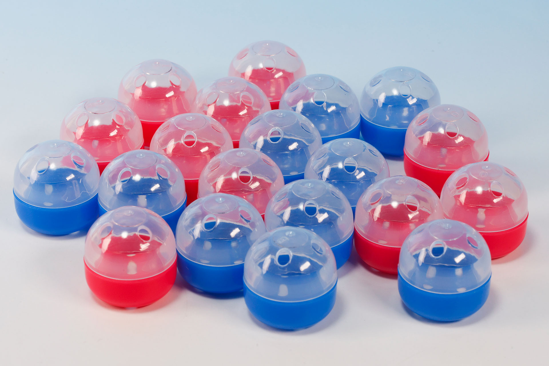 通常の赤色と青色のカプセルが20個付属