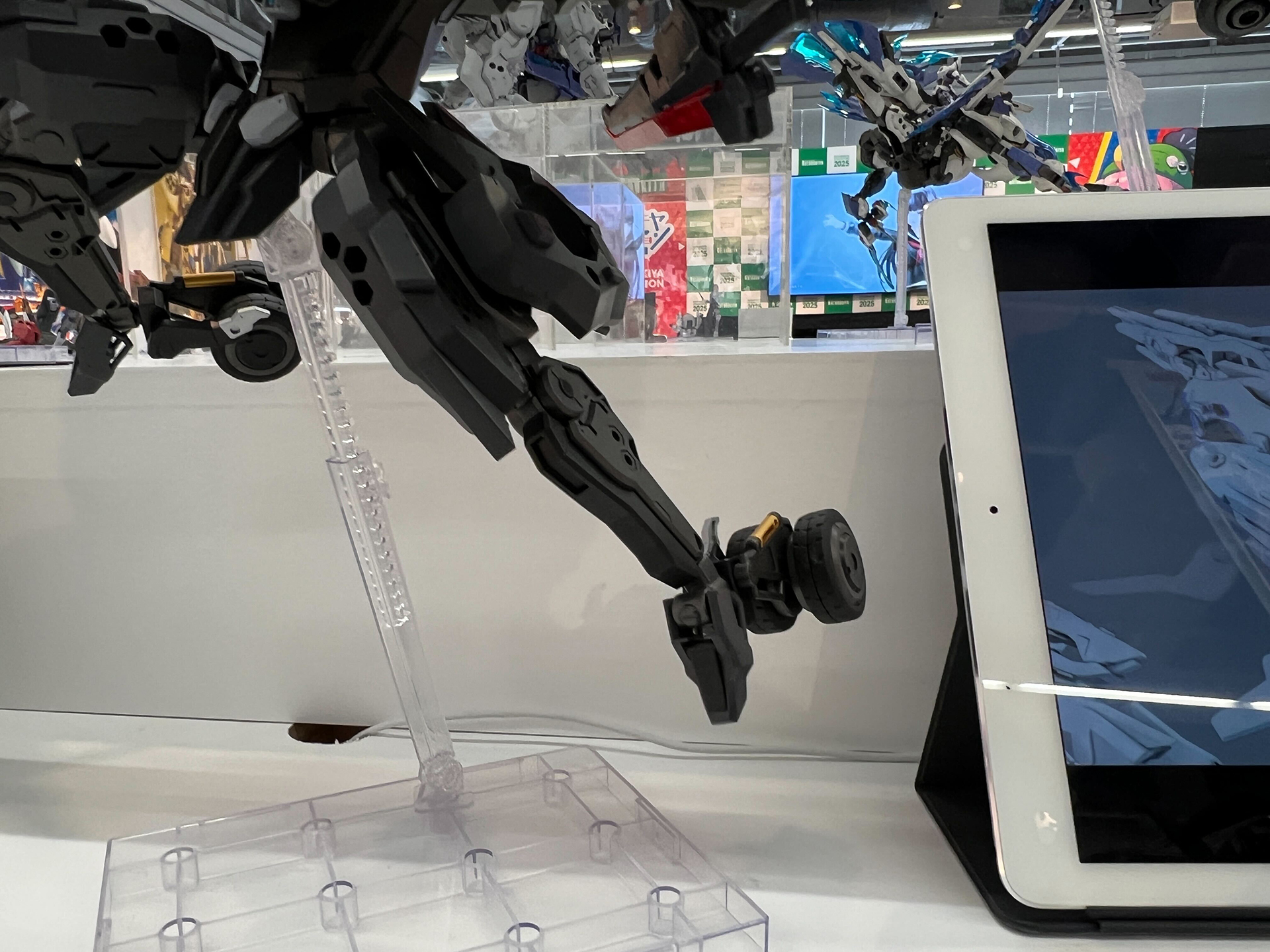 「ヘキサギア ヴェローチェ」、5月発売予定、価格は13,200円