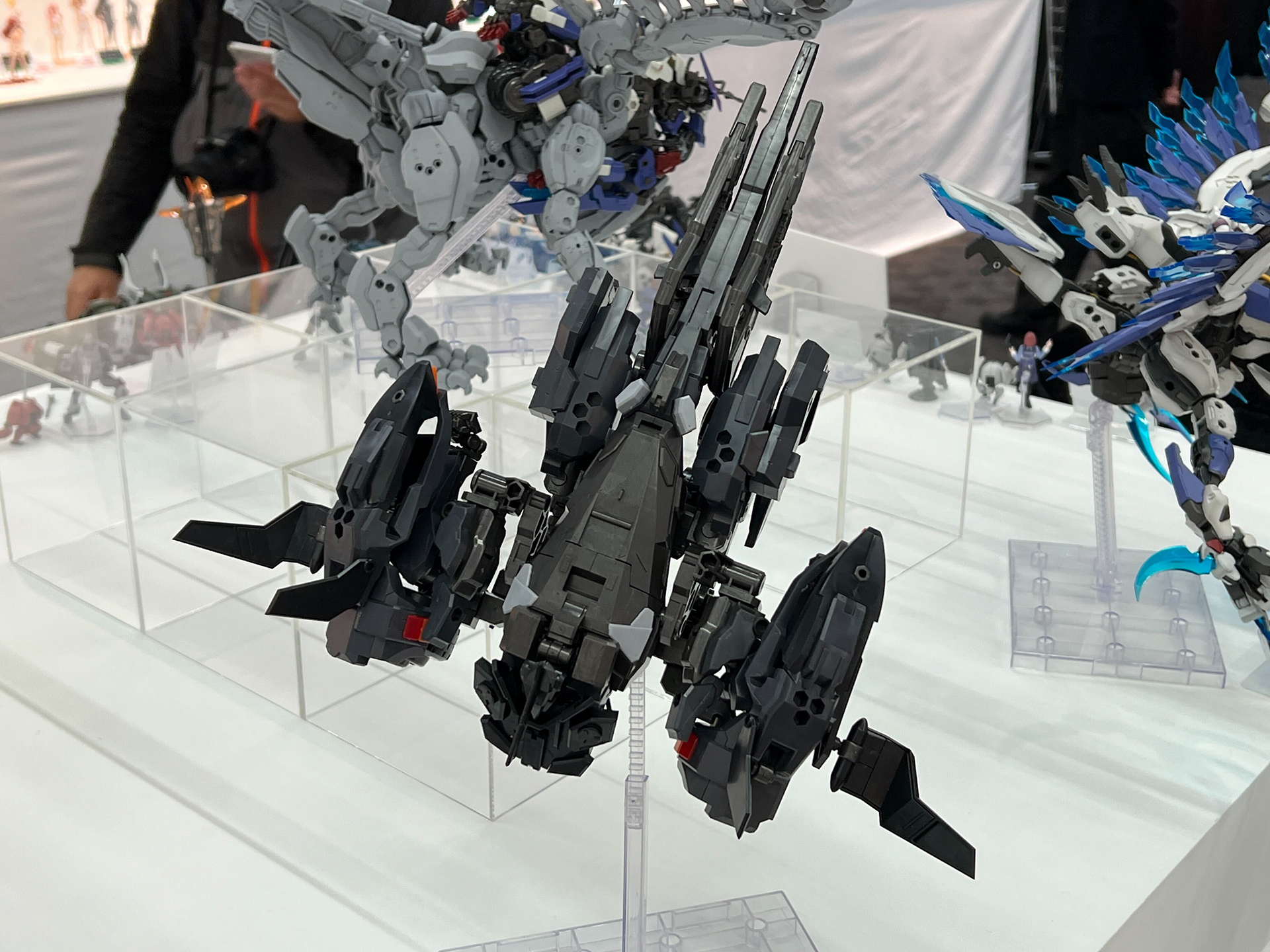 「ヘキサギア ヴェローチェ」、5月発売予定、価格は13,200円