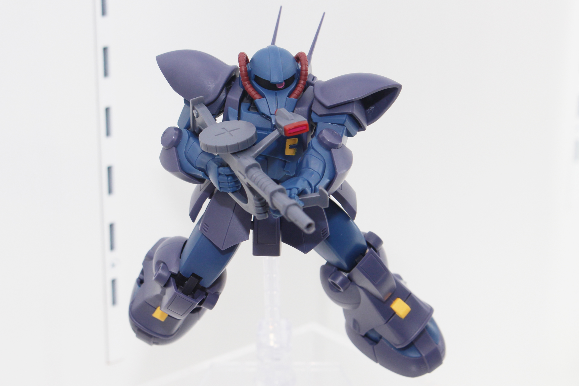 武装の一つ、ザク・マシンガン改