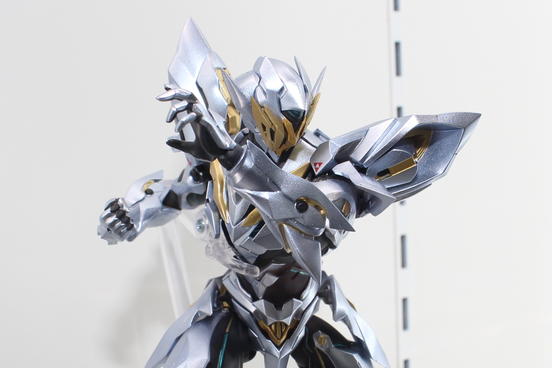 写真にはないが、「ファイアフライ-VI-完全燃焼」時の変形パーツやエフェクトも付属している