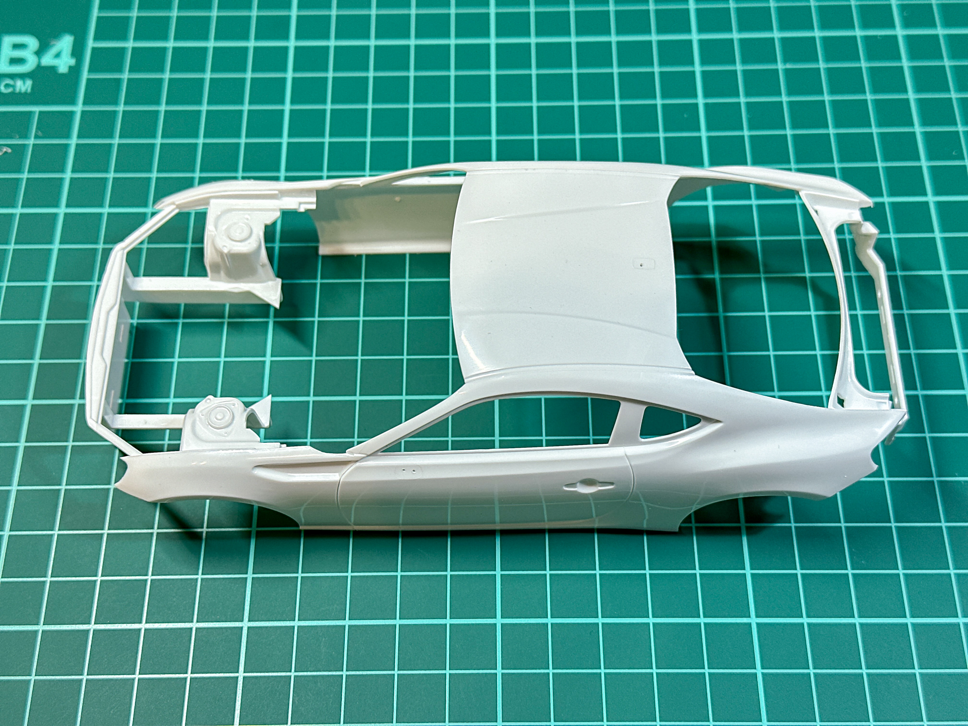 モールドの彫り直しが完了したボディパーツ。モールドがよりはっきりしました。