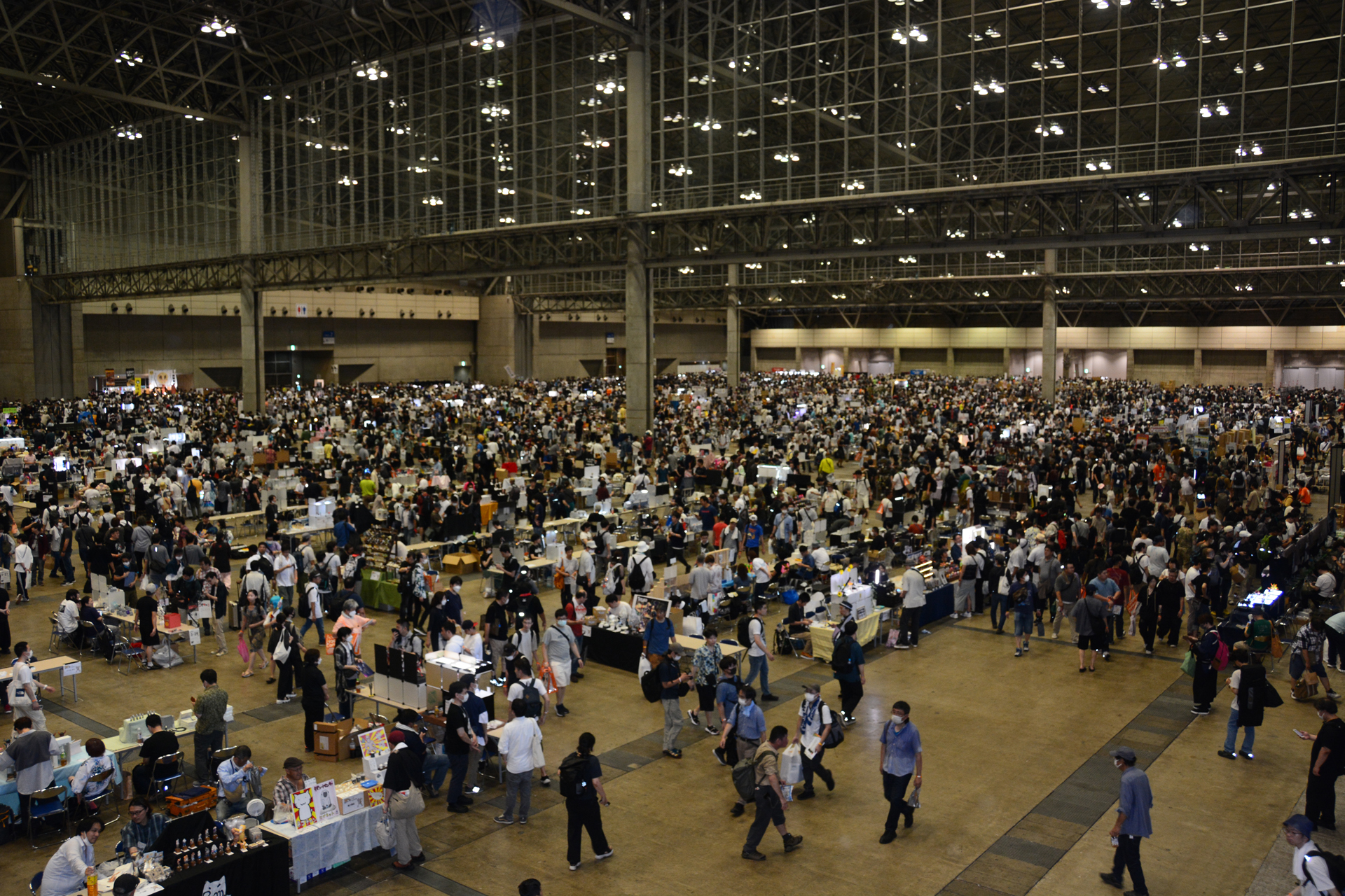 こちらはワンダーフェスティバル 2024夏の一般ディーラーの賑わい。ワンフェスでのガレージキットはフィギュア文化の始まりと言える