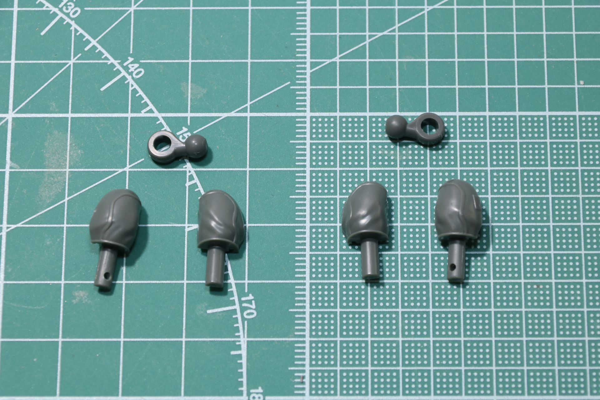 肩部の組み立て