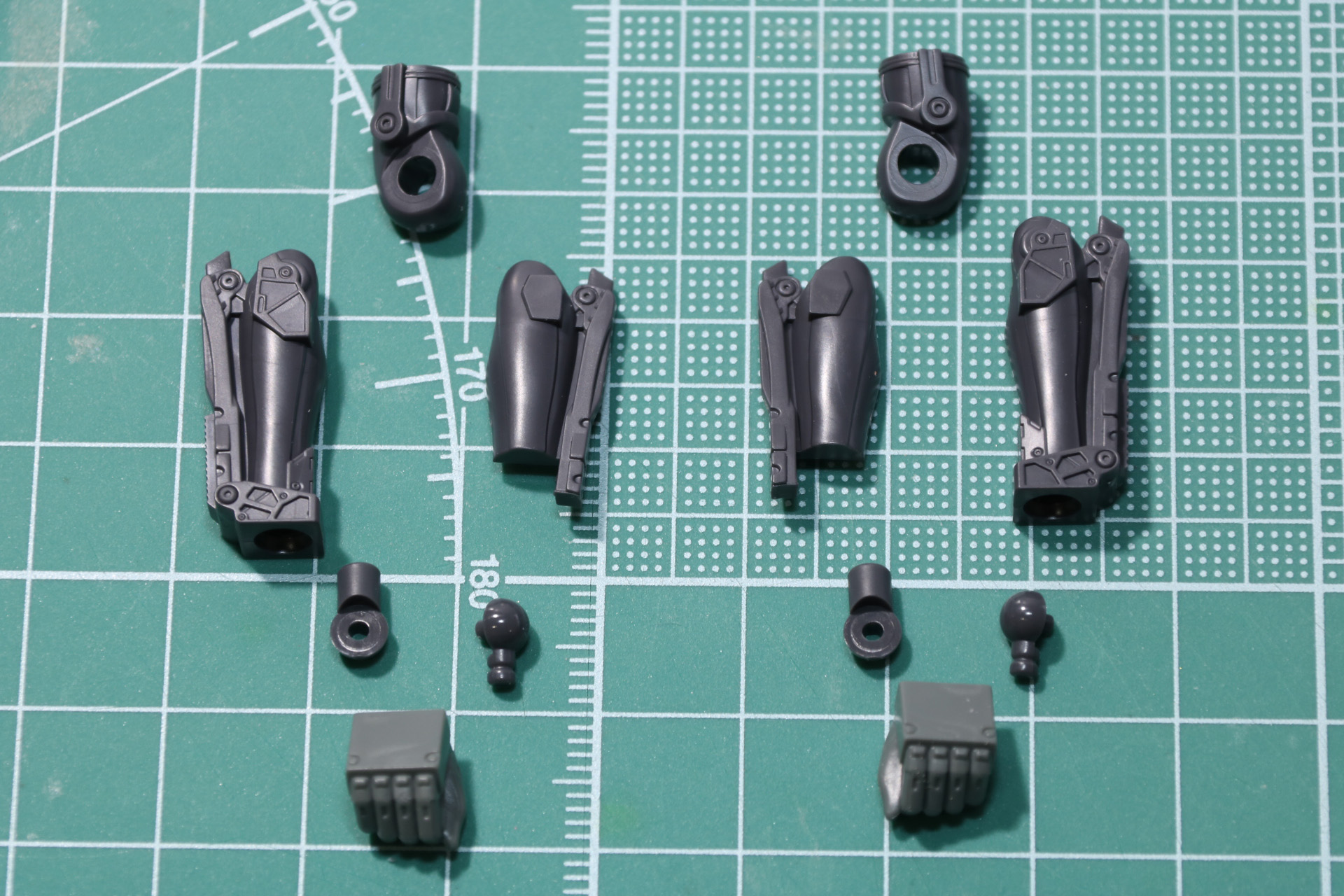 メカ腕の組み立て