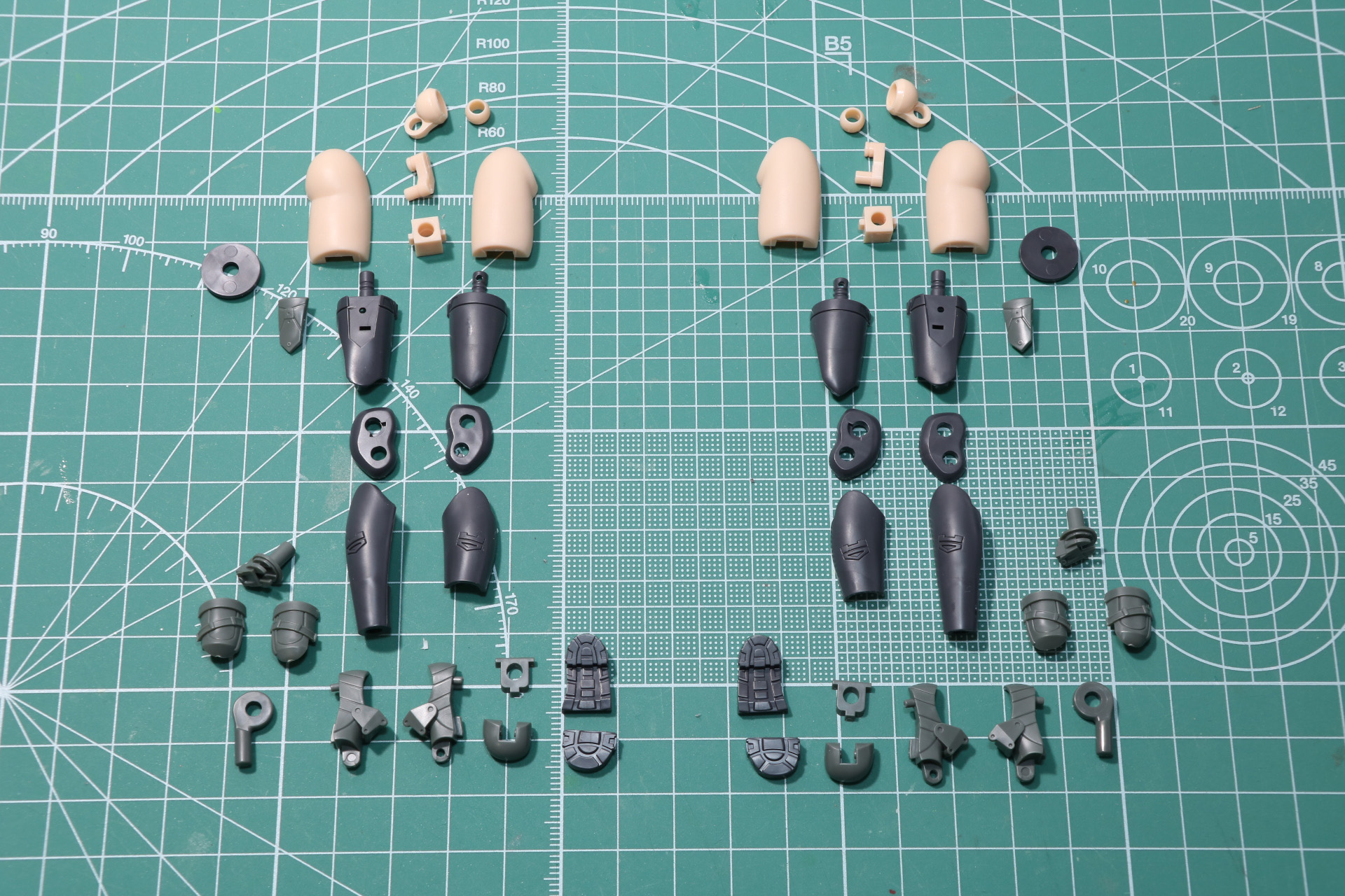 脚部の組み立て