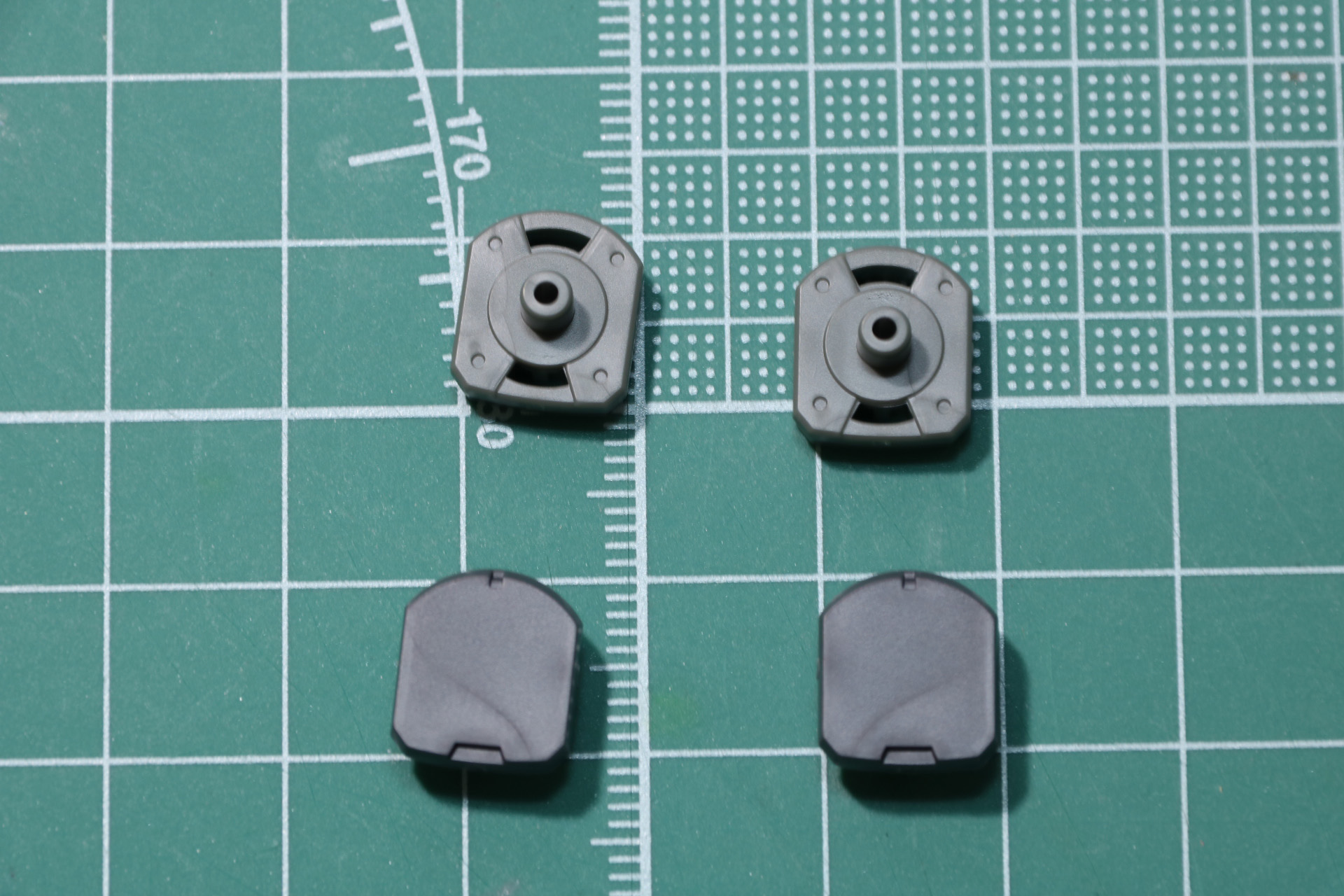 剣用アームの組み立て