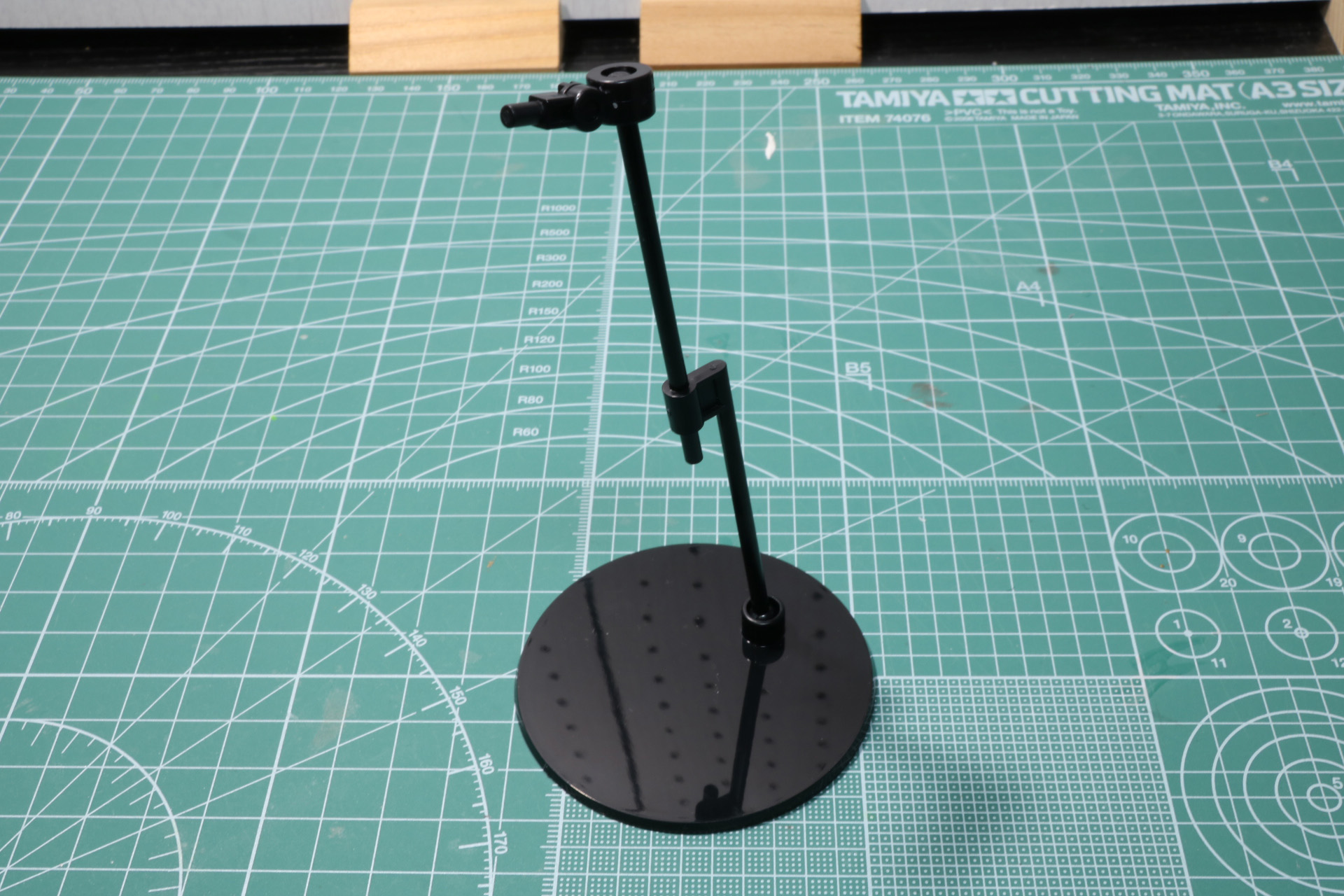 展示ベースの組み立て