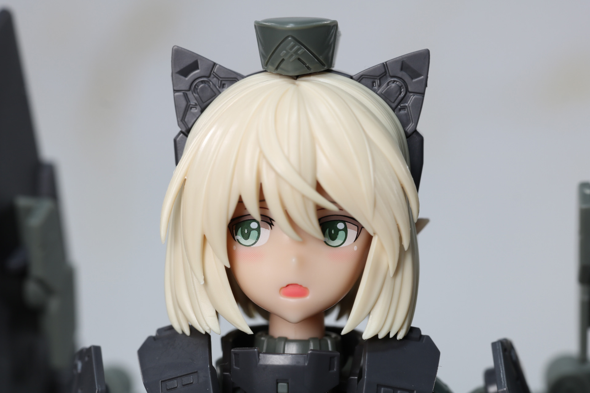 弱気な雰囲気を漂わせる「ダメージ顔」。特徴的な口元形も細かく造形されている