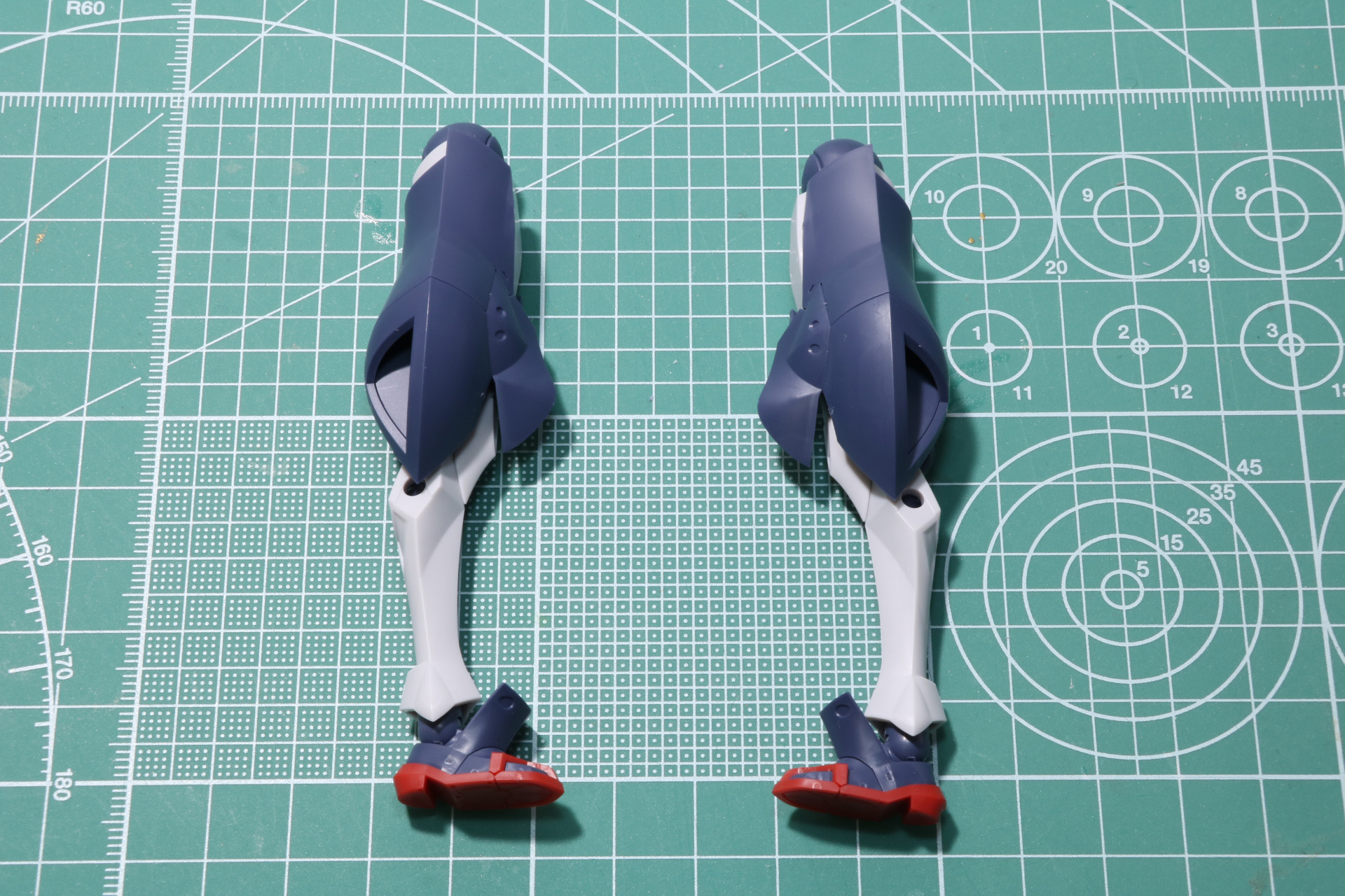 脚部の組み立て