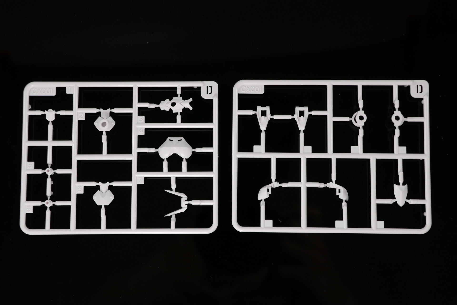 パーツDは2枚に分かれている
