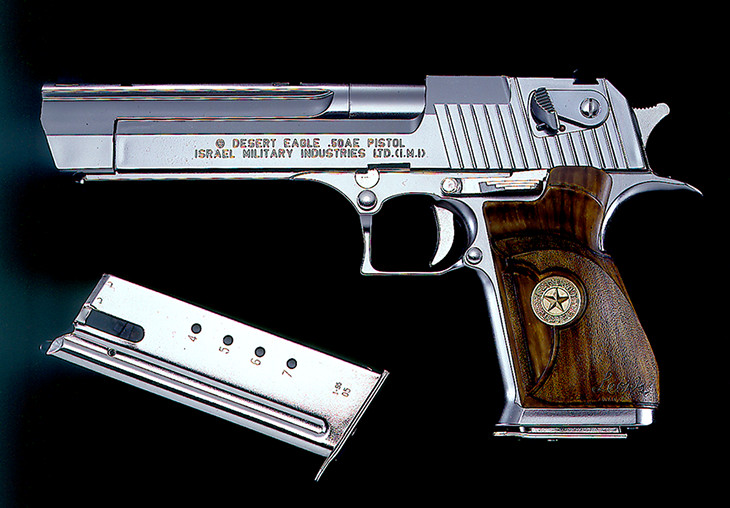 東京マルイによる「デザートイーグル.50AE〈バイオハザード2モデル〉」（生産終了品）(C)CAPCOM