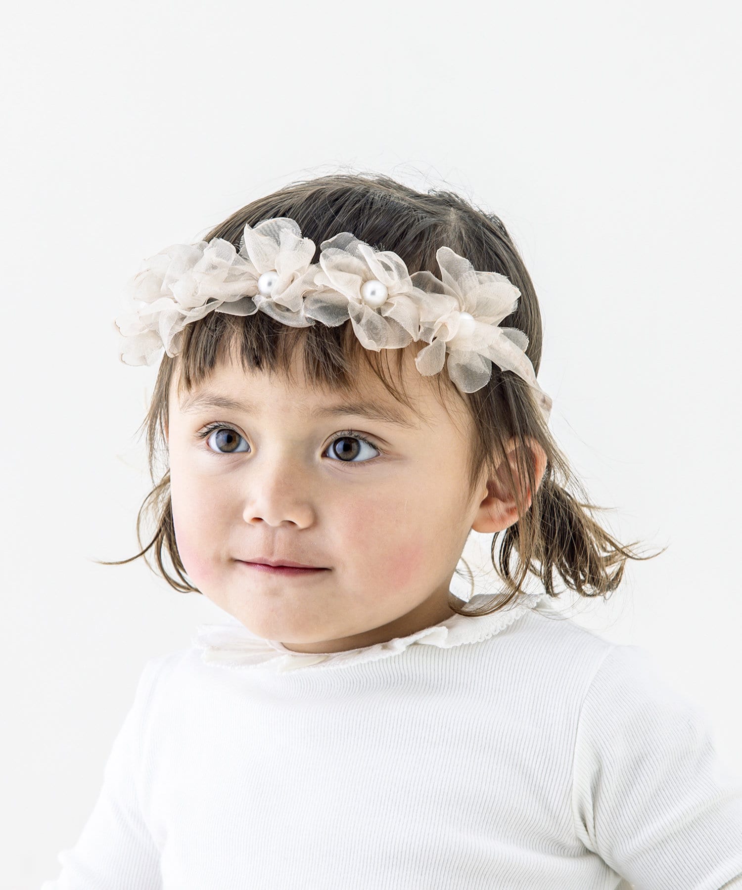 ベージュ、価格は550円