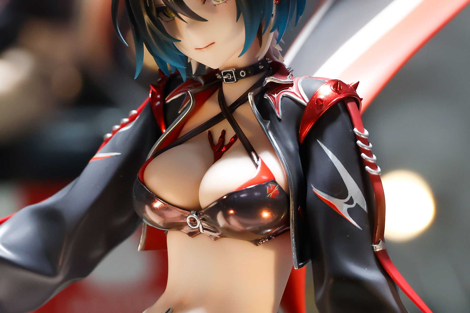 ジャケットはエナメルの質感が良く出ている