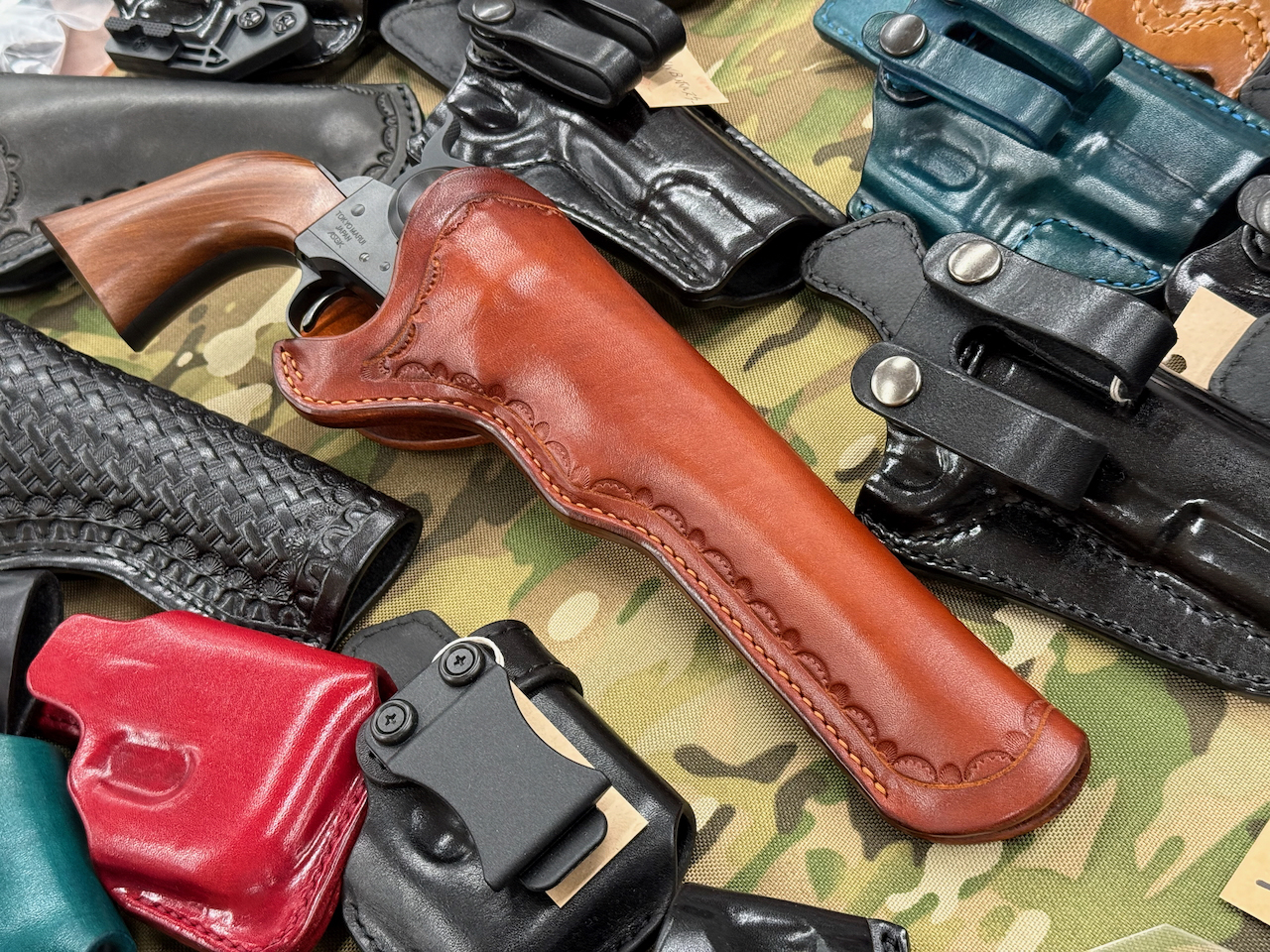 「M1851 NAVY」用ホルスター。東京マルイだけでなく、CAW製のものにも適合する