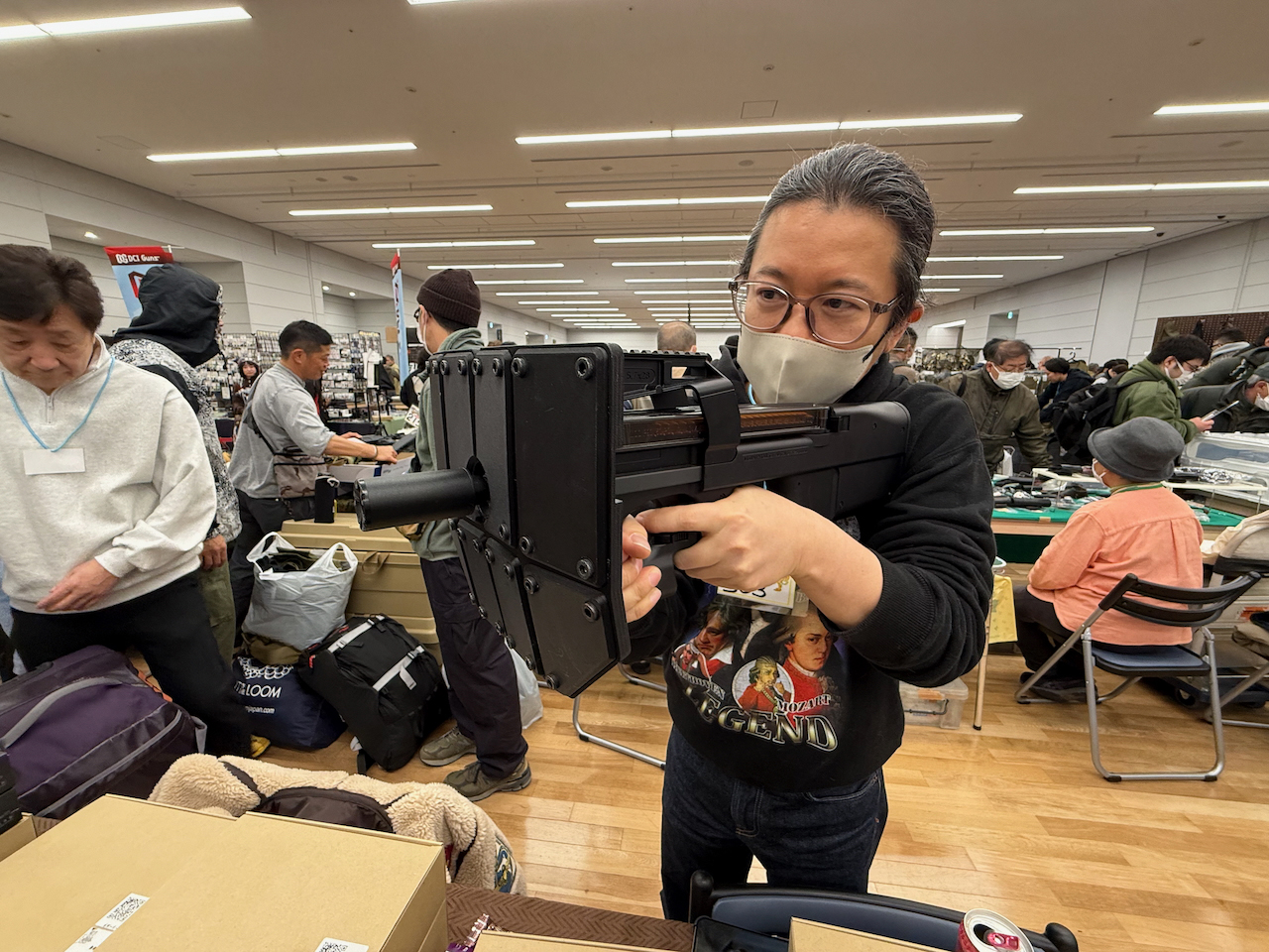 P90用のセントリーシールド。折りたたみ式で収納できるのも無駄に凝っていてカッコいい